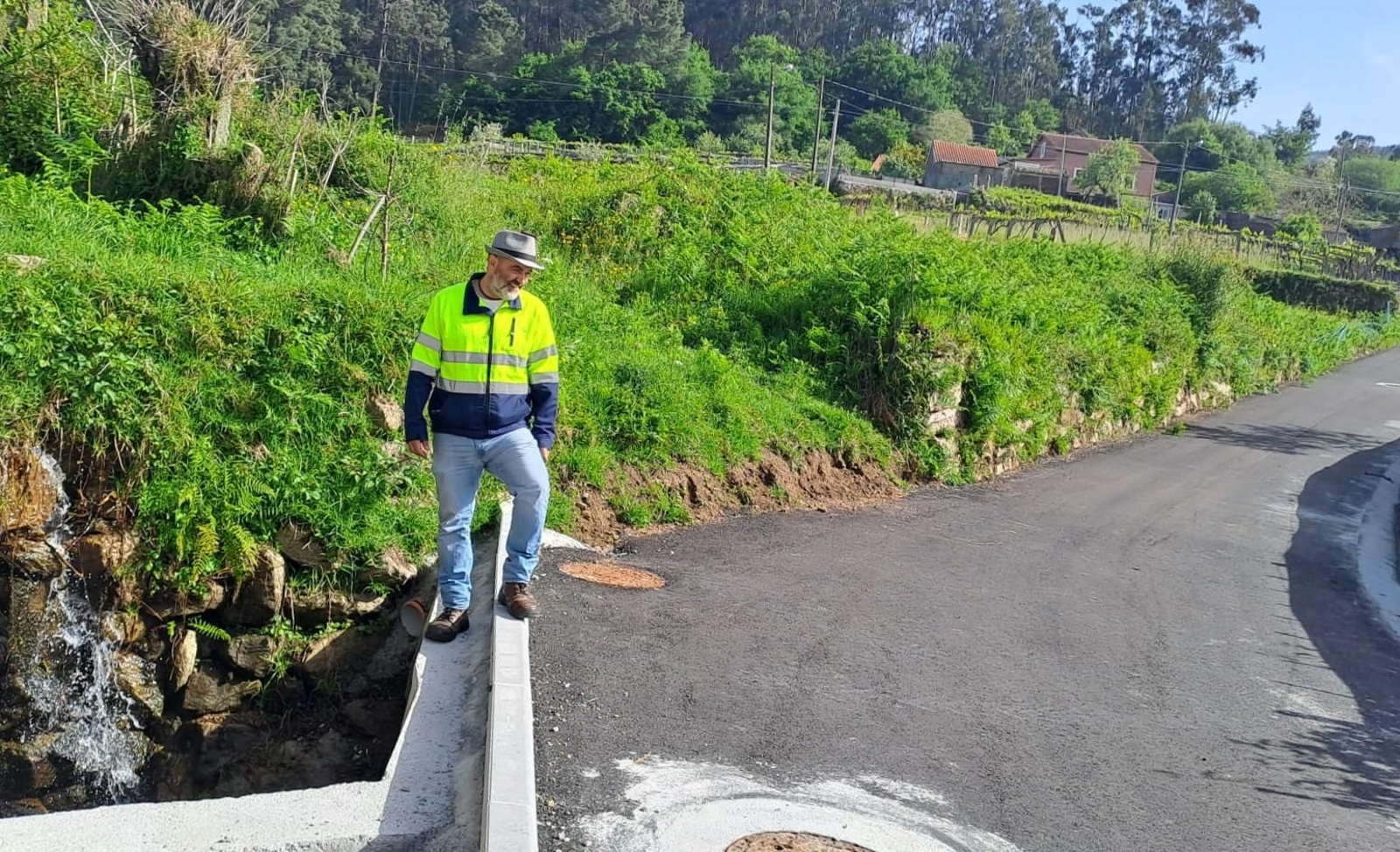 El concejal de Infraestructuras y Sostenibilidad, Roberto Villar, en su visita a la zona.