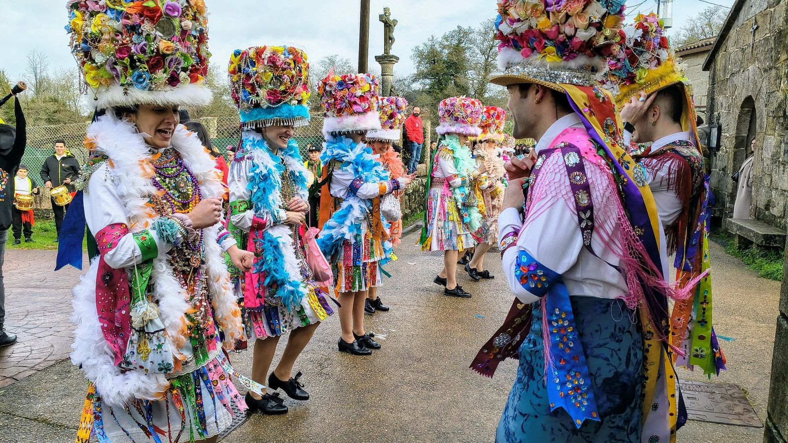 Bailes de Madamas e Galáns en Bértola.
