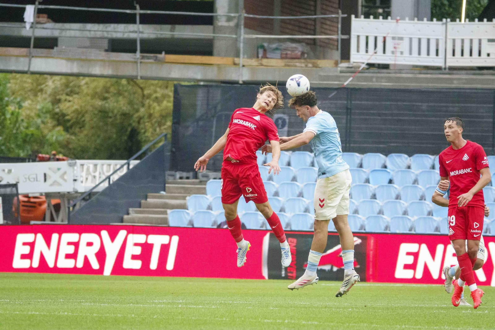 Galería | El Celta Fortuna se estrena como local en Segunda División