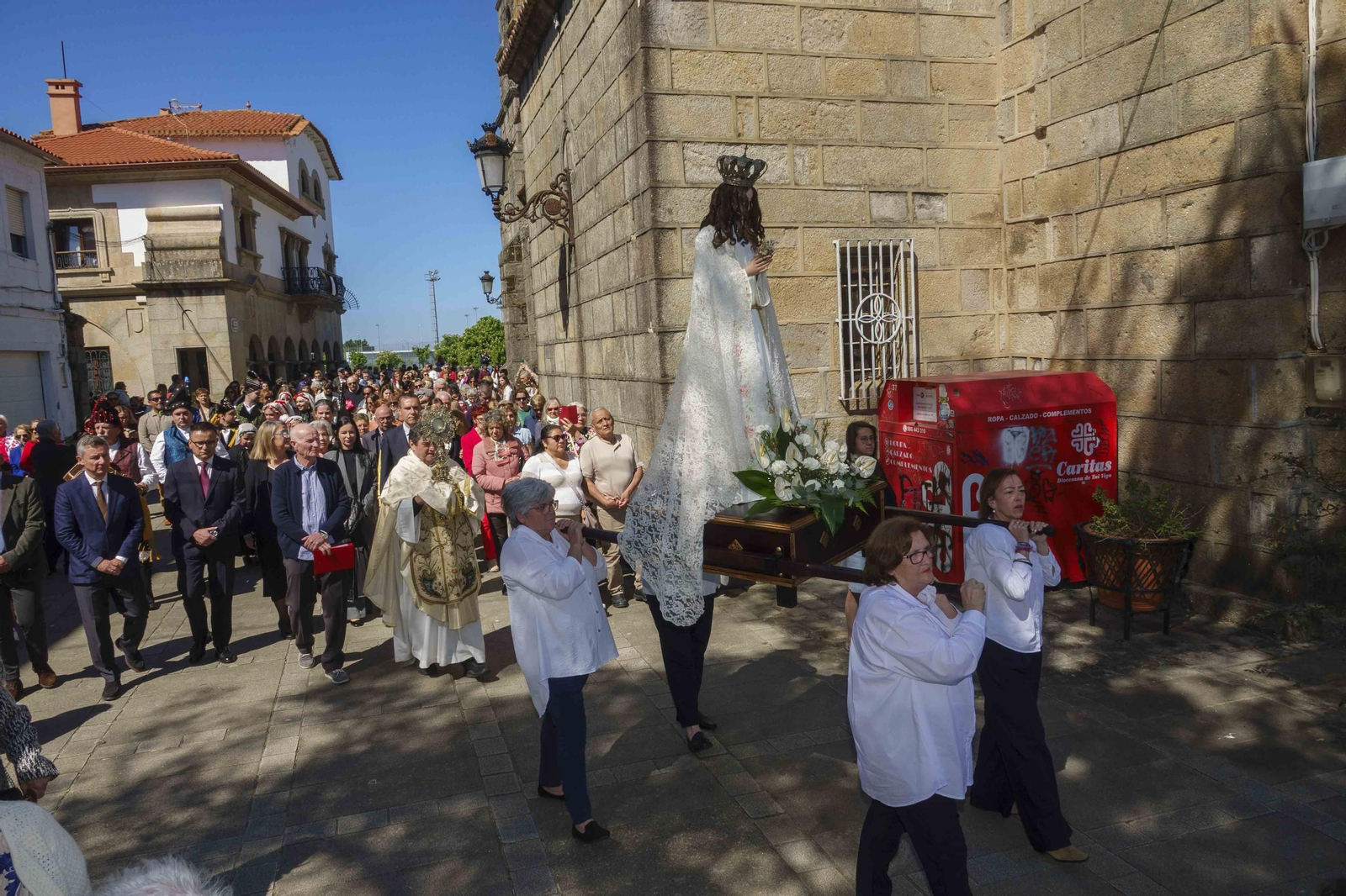 Galería | La Procesión del Encuentro de Bouzas despide la Semana Santa