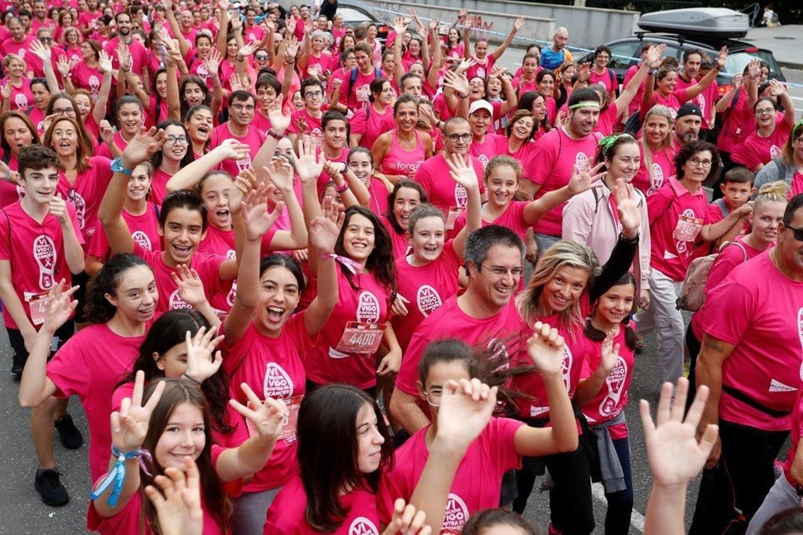 El color rosa abarrotó la Avenida de Castelao - JV Landín 218