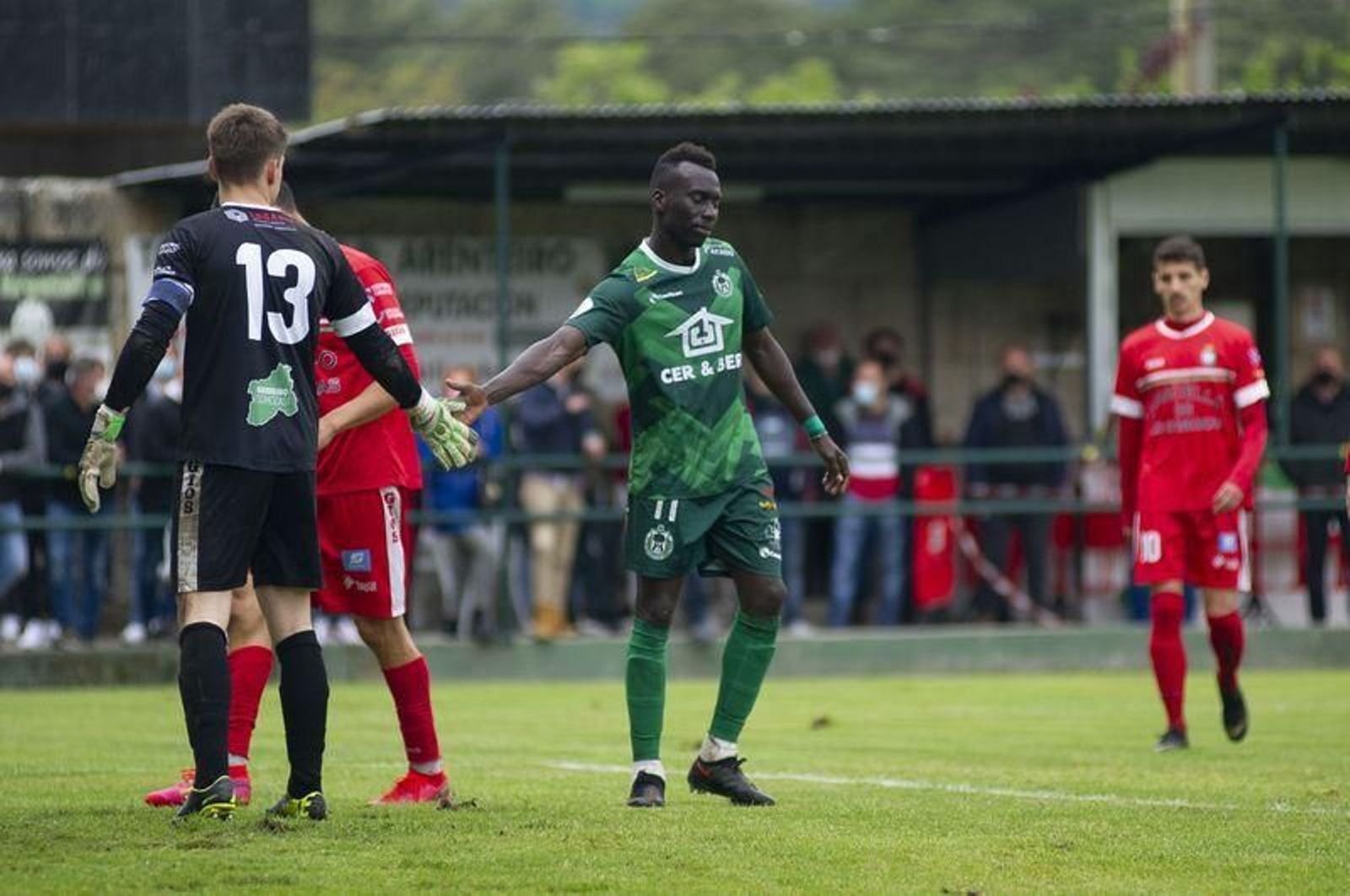 El Arenteiro celebra el ascenso a la Segunda Federación (MARTIÑO PINAL).