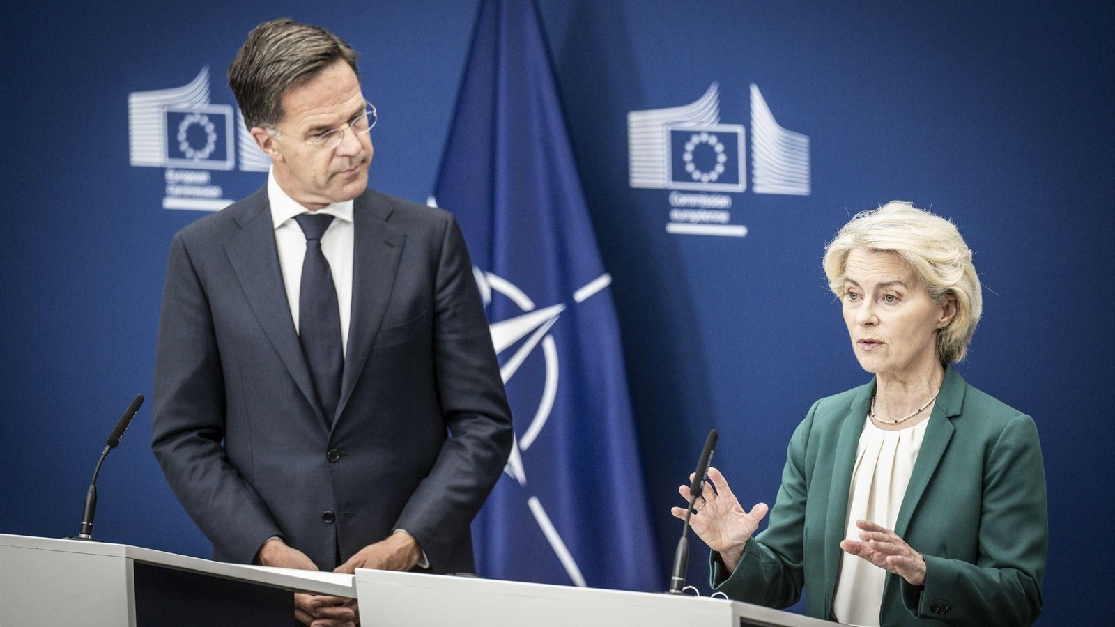 Von der Leyen habla en presencia del Secretario General de la OTAN, Mark Rutte, ayer en Bruselas.