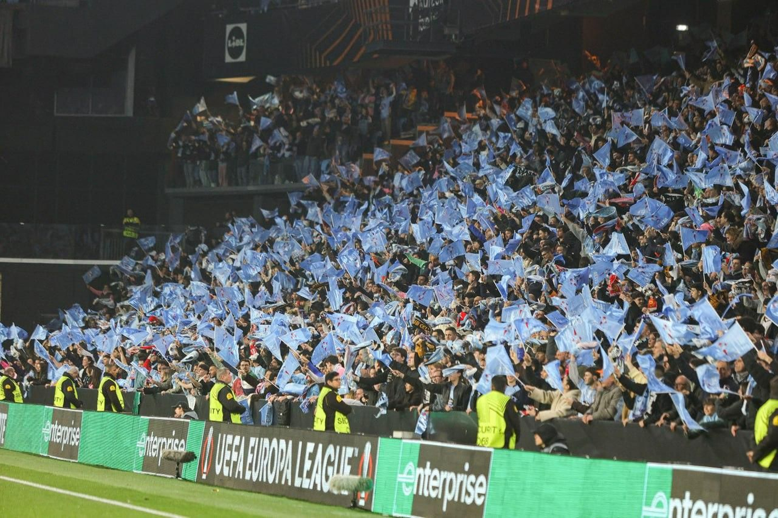 Galería | El Celta y el PAOK hacen vibrar Balaídos