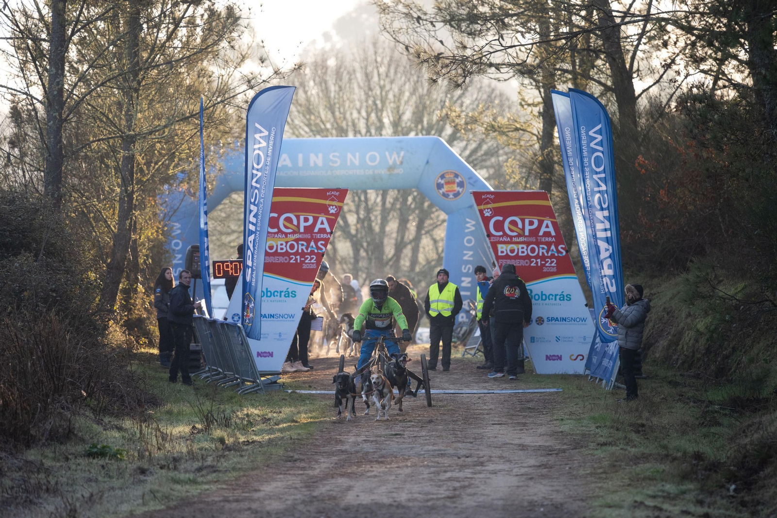 Galería | El mushing acerca los deportes de invierno a Ourense