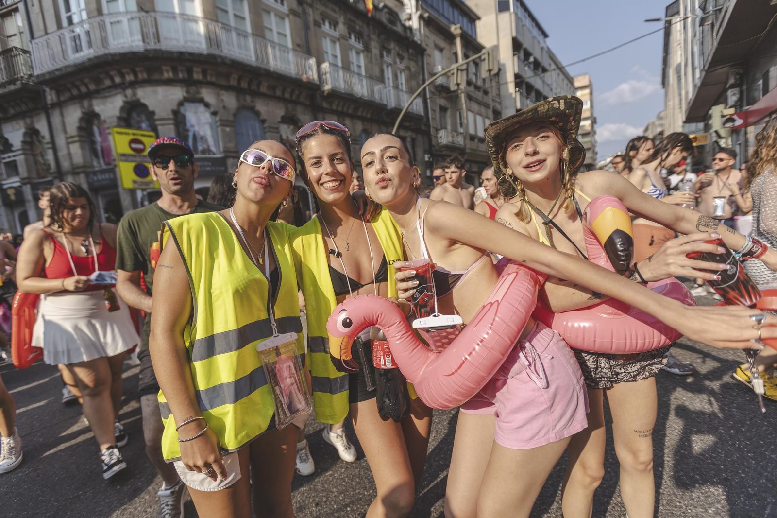 Galería |  Verín se echa a la calle al compás de las batucadas