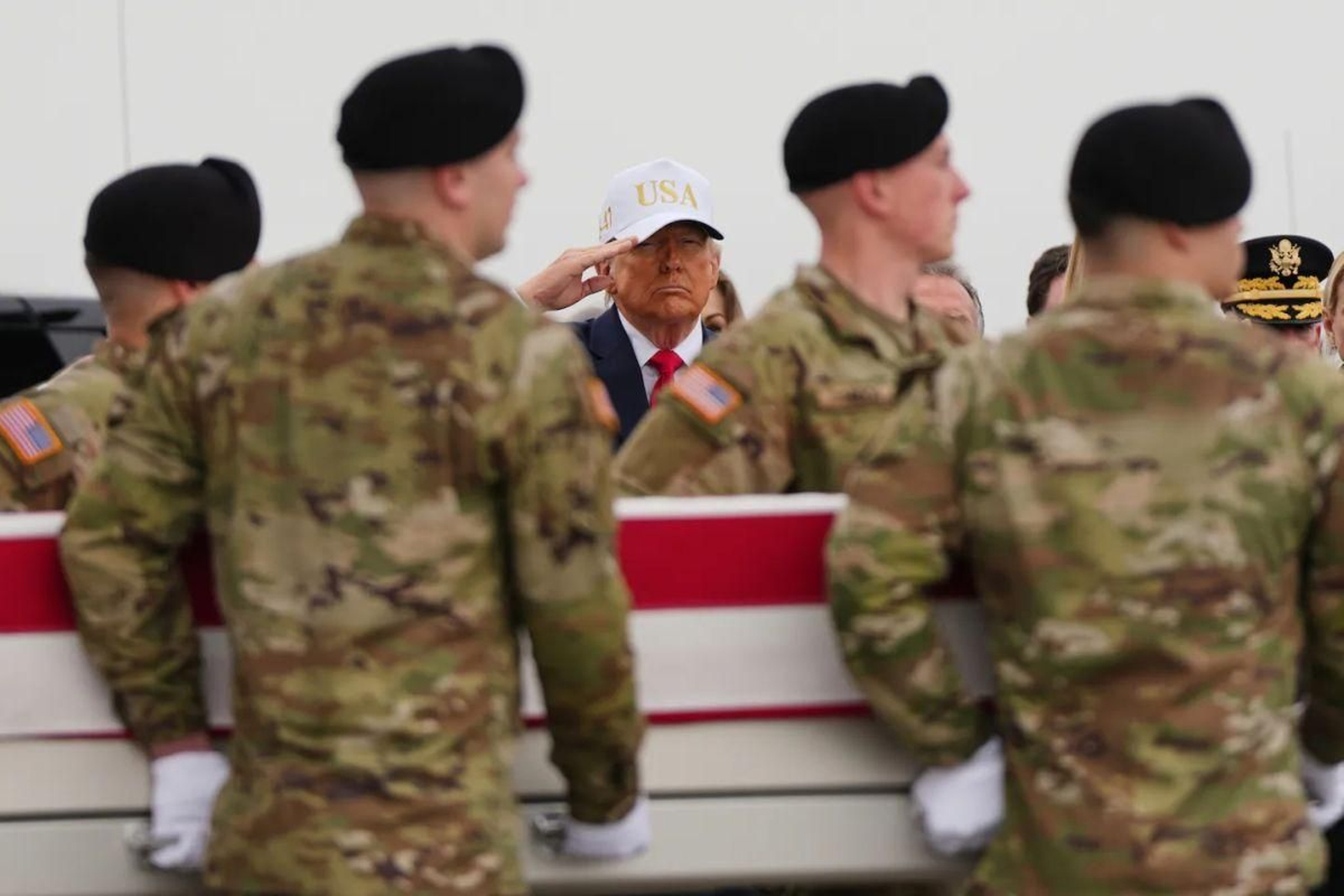Trump, durante el acto de la polémica en la base de Dover.