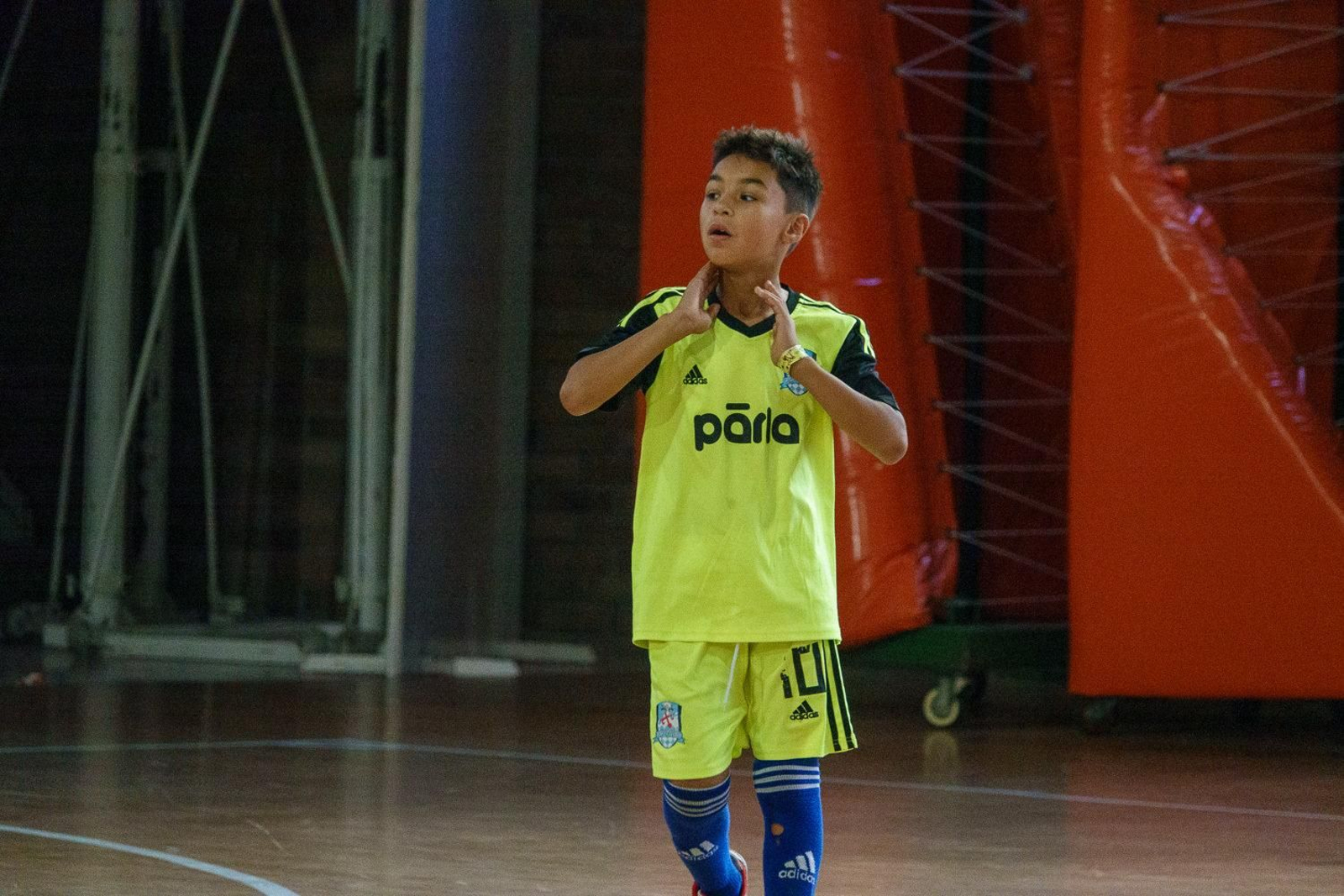 Partido de fútbol sala de la Vigo Cup en O Berbés.