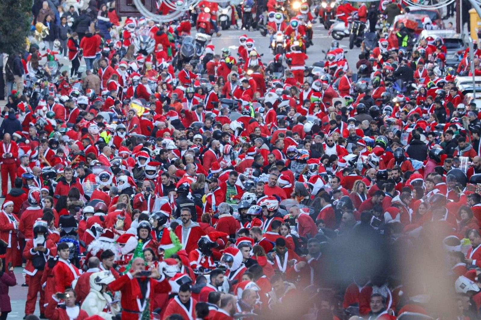 Galería | Los papanoeles moteros toman Vigo