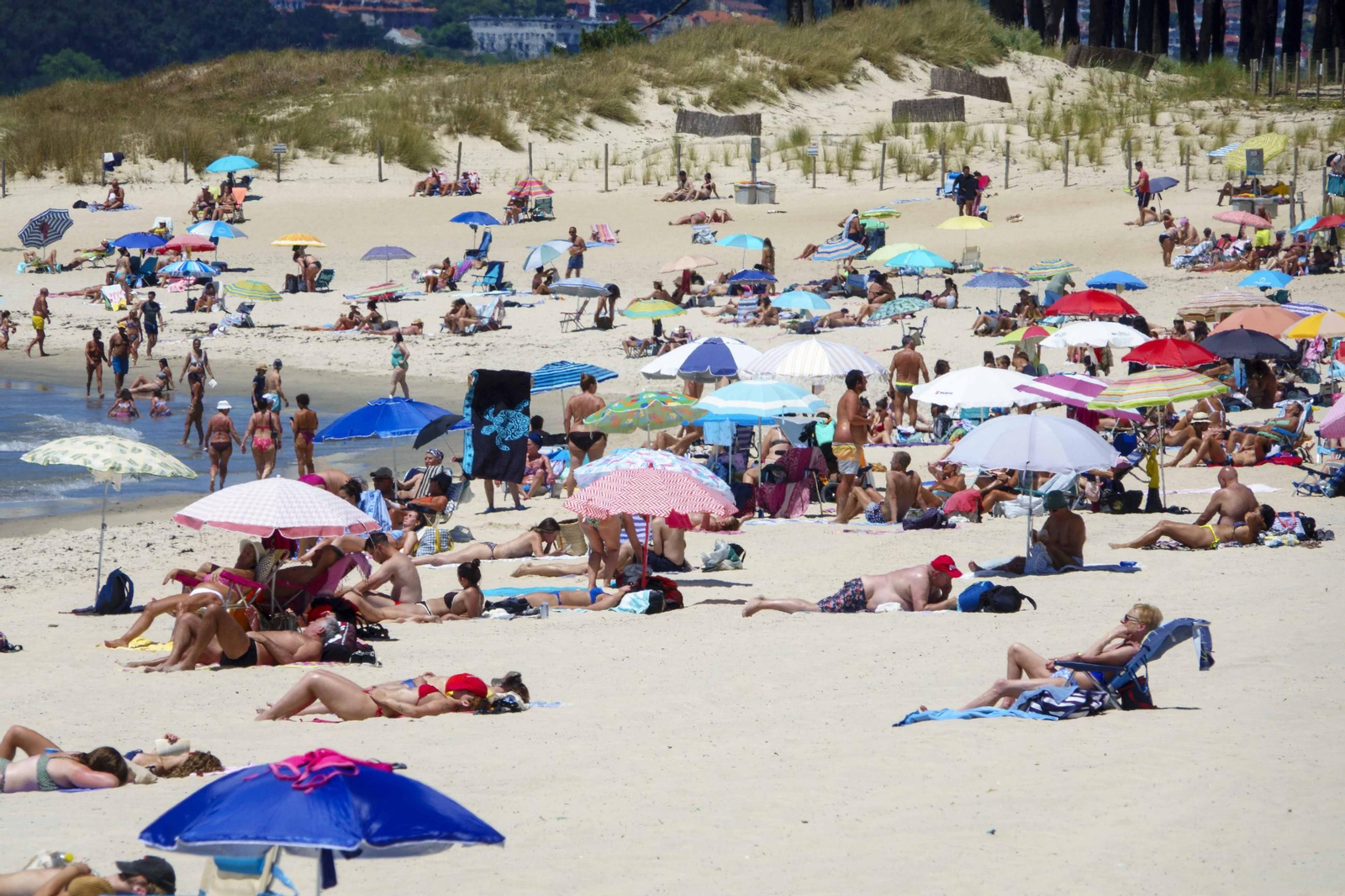 Galería | El calor se apodera de Vigo y llena las playas