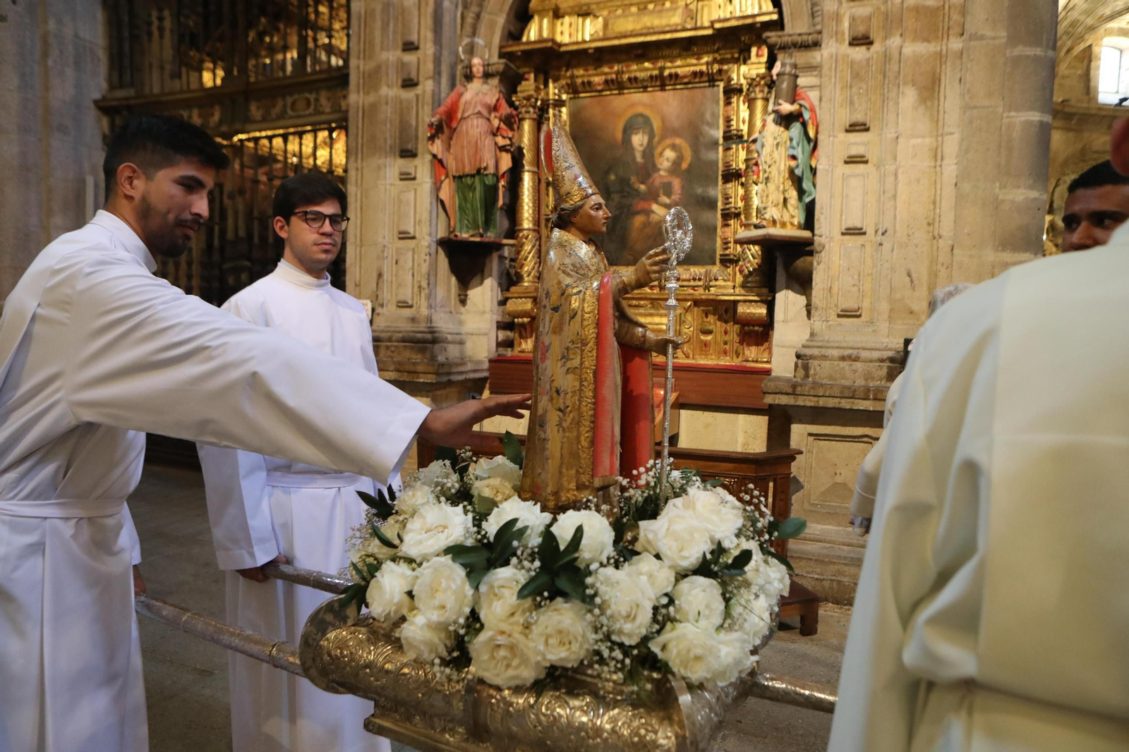 Galería | Devoción por San Martiño en Ourense, el día del patrón