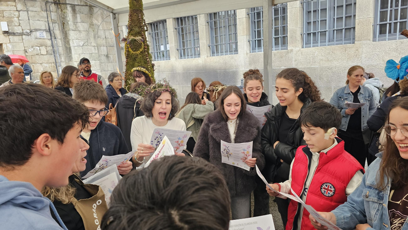 Os Maios no colexio Sagrado Corazón de Celanova