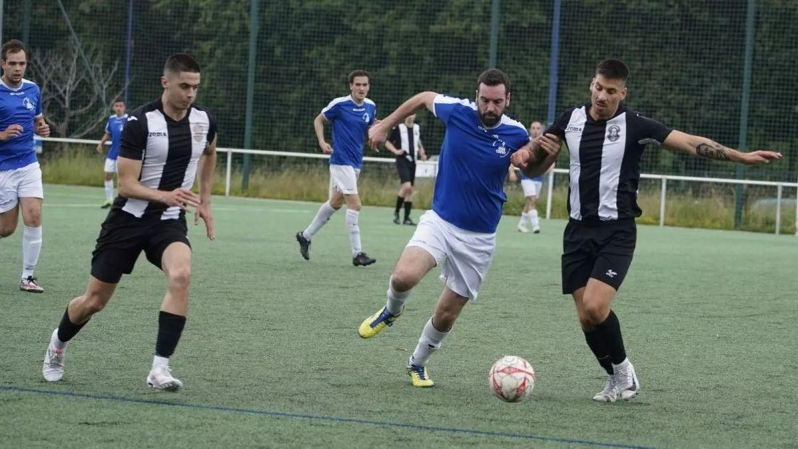 El fútbol-7 es una de las tres modalidades de la Vigo en Xogo.