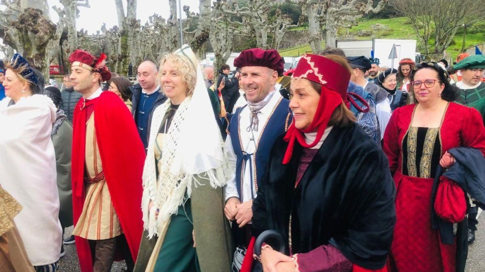 El desfile es uno de los actos más esperados por los vecinos de Baiona.