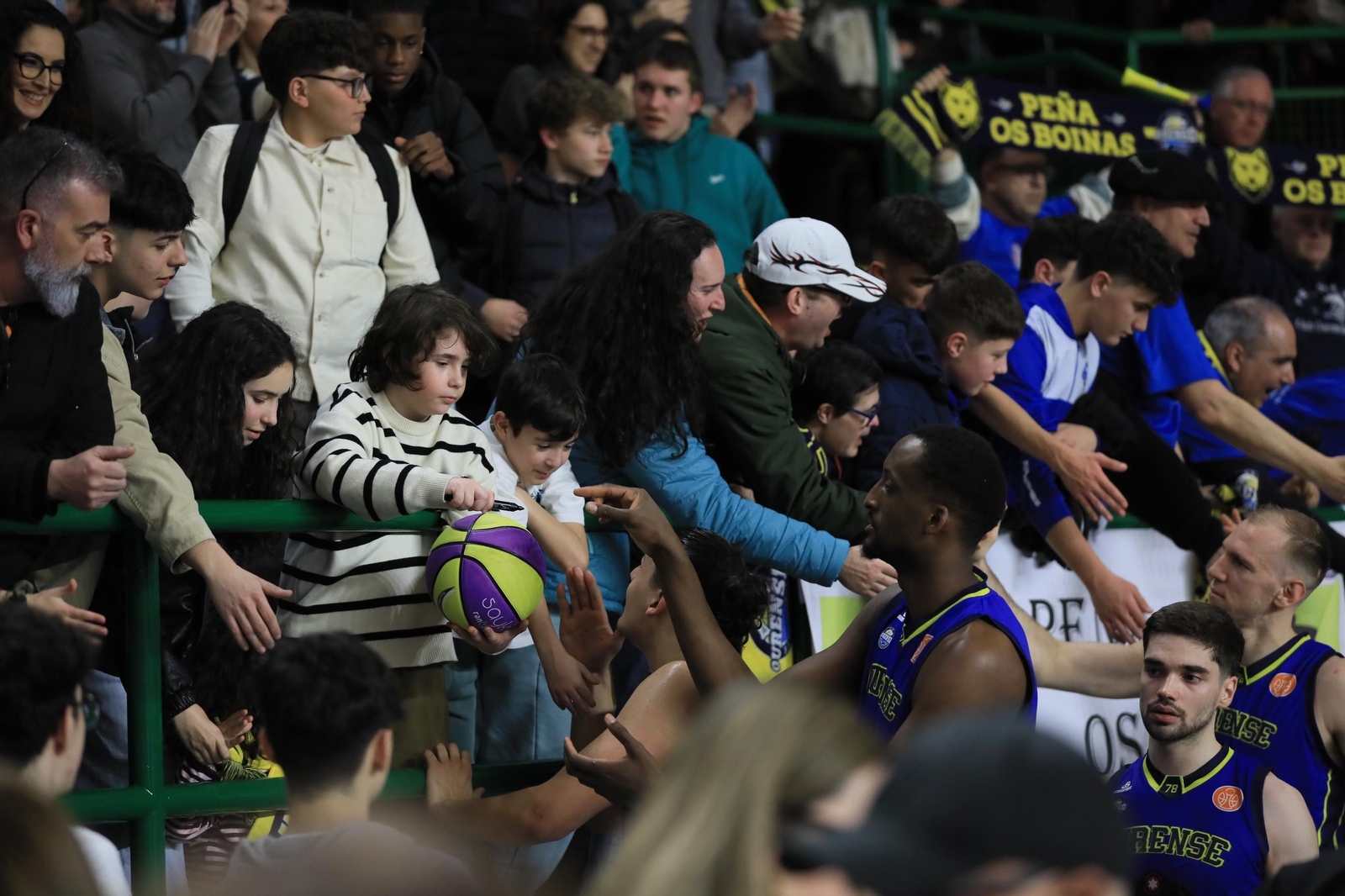 Galería | El COB sufre pero gana de nuevo en el Pazo