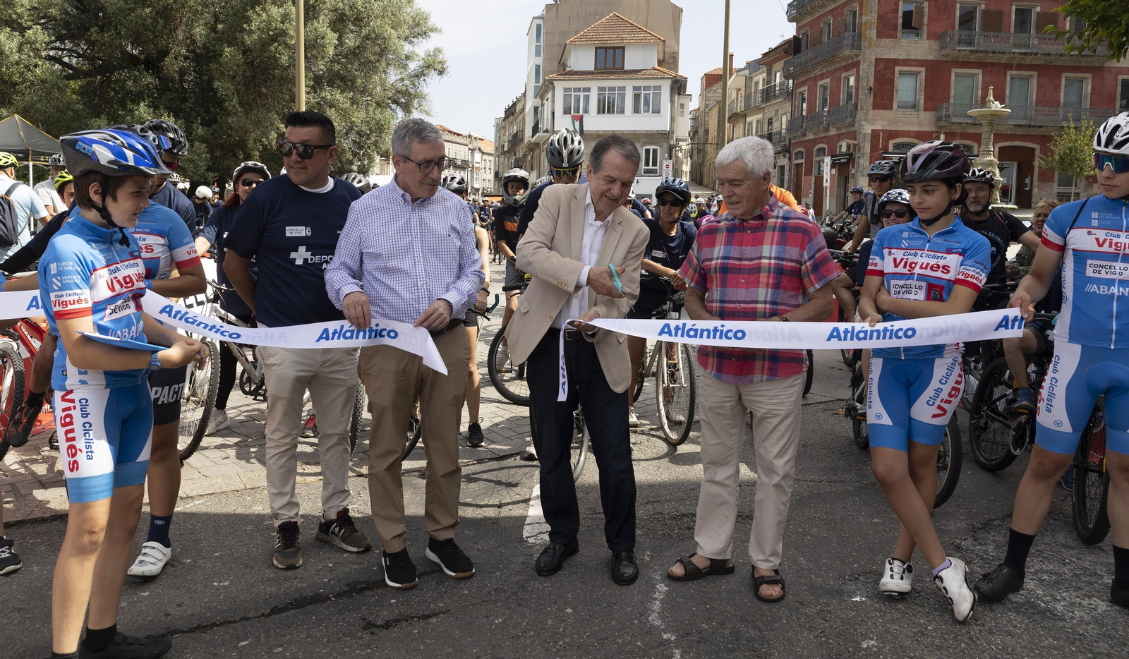 Galería | El ciclismo toma Vigo con la primera edición del Día de la Bici de Atlántico