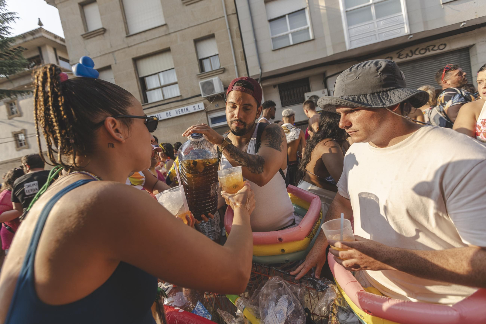 Galería |  Verín se echa a la calle al compás de las batucadas