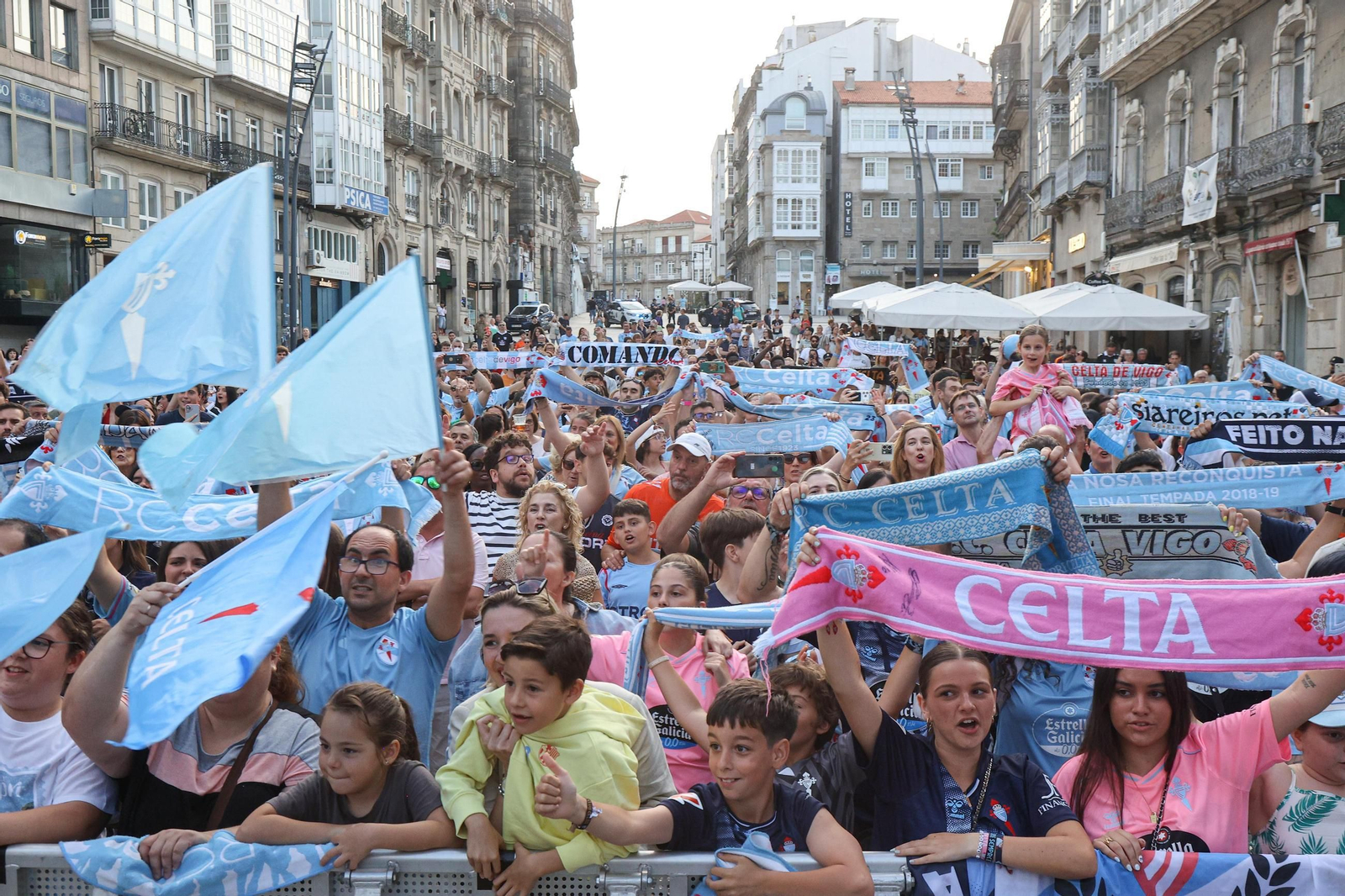 Galería | El Celta Fortuna celebra en Porta do Sol el ascenso a Segunda