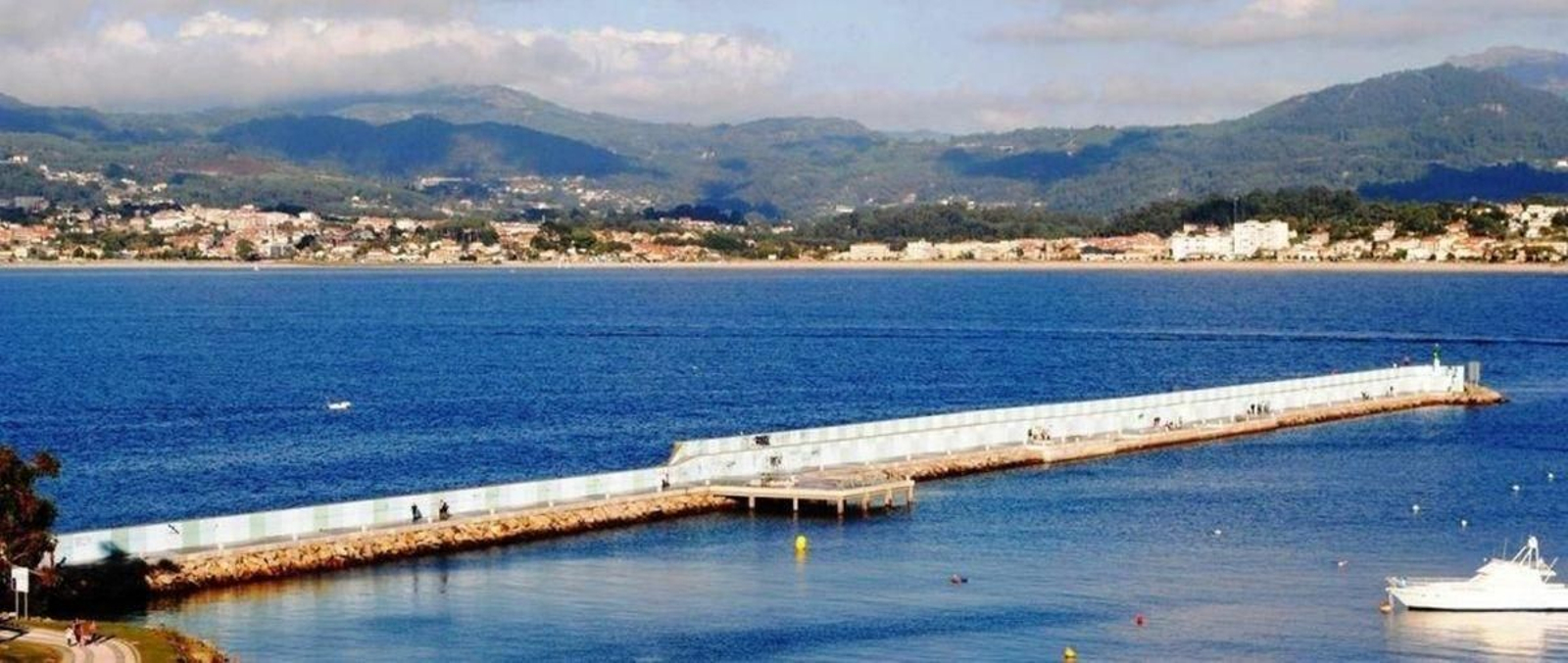 El espigón es un espacio muy popular entre los vecinos de Baiona que ahora será restaurado y recuperado con un mural.