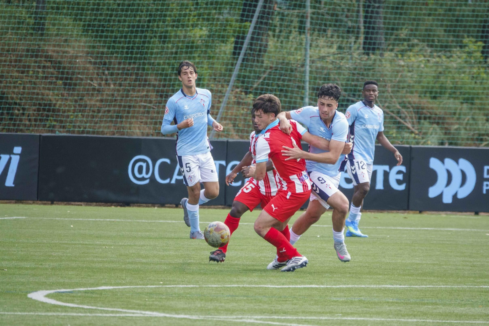 El Celta se impuso ayer al Lugo (3-0) en el campo de A Madroa.