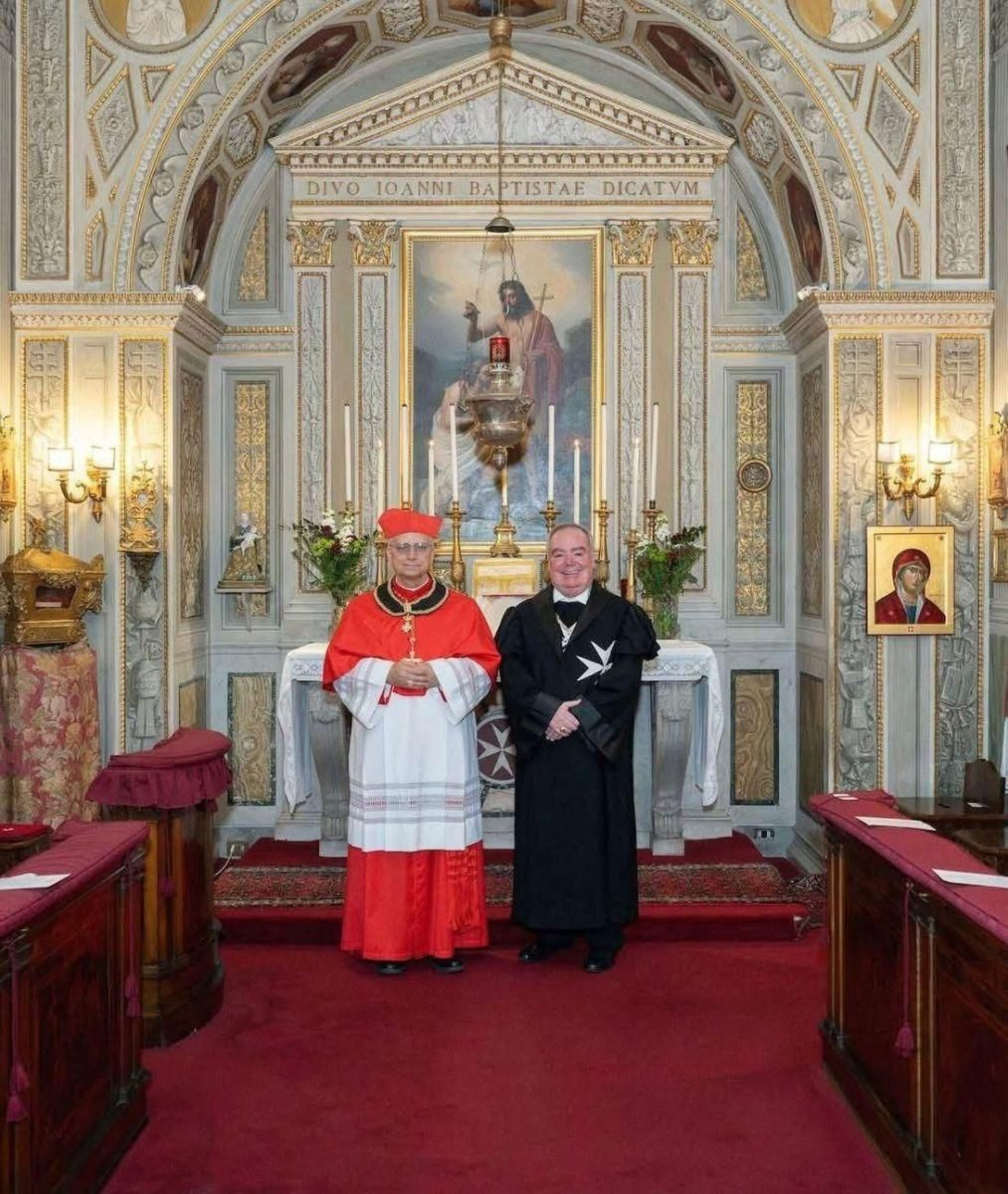 Robert Prevost (León XIV) junto a Frey John T. Dunlap, Gran Maestre de la Orden de Malta.