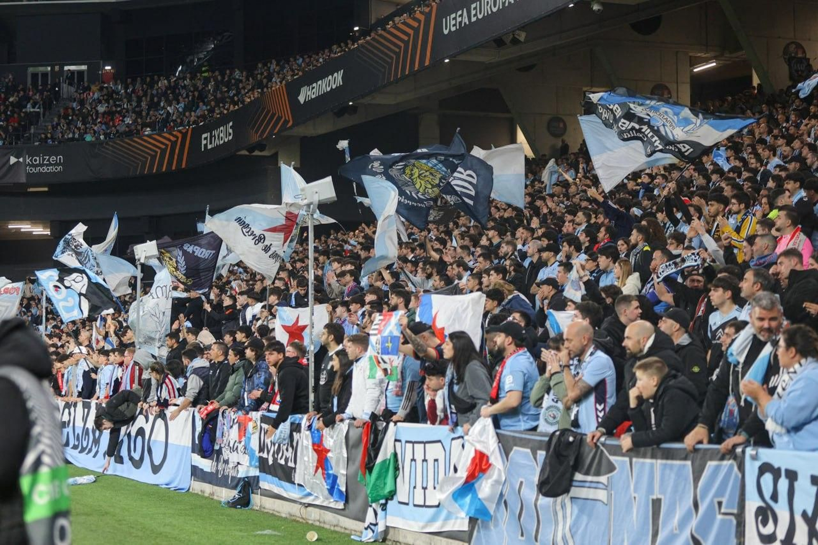 Galería | El Celta y el Olympique, un duelo de altura en Balaídos