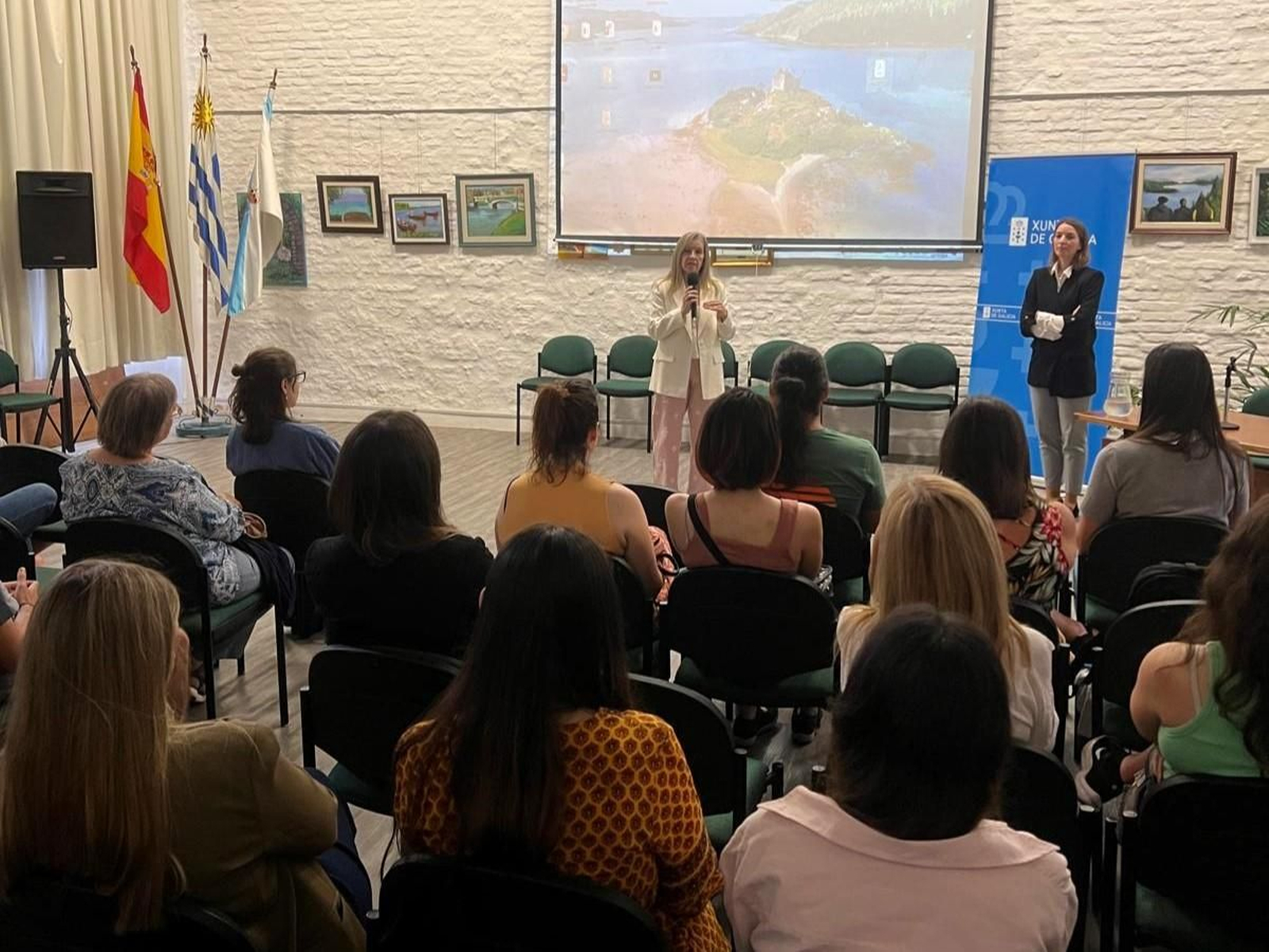 En la imagen la delegada de la Xunta en Uruguay