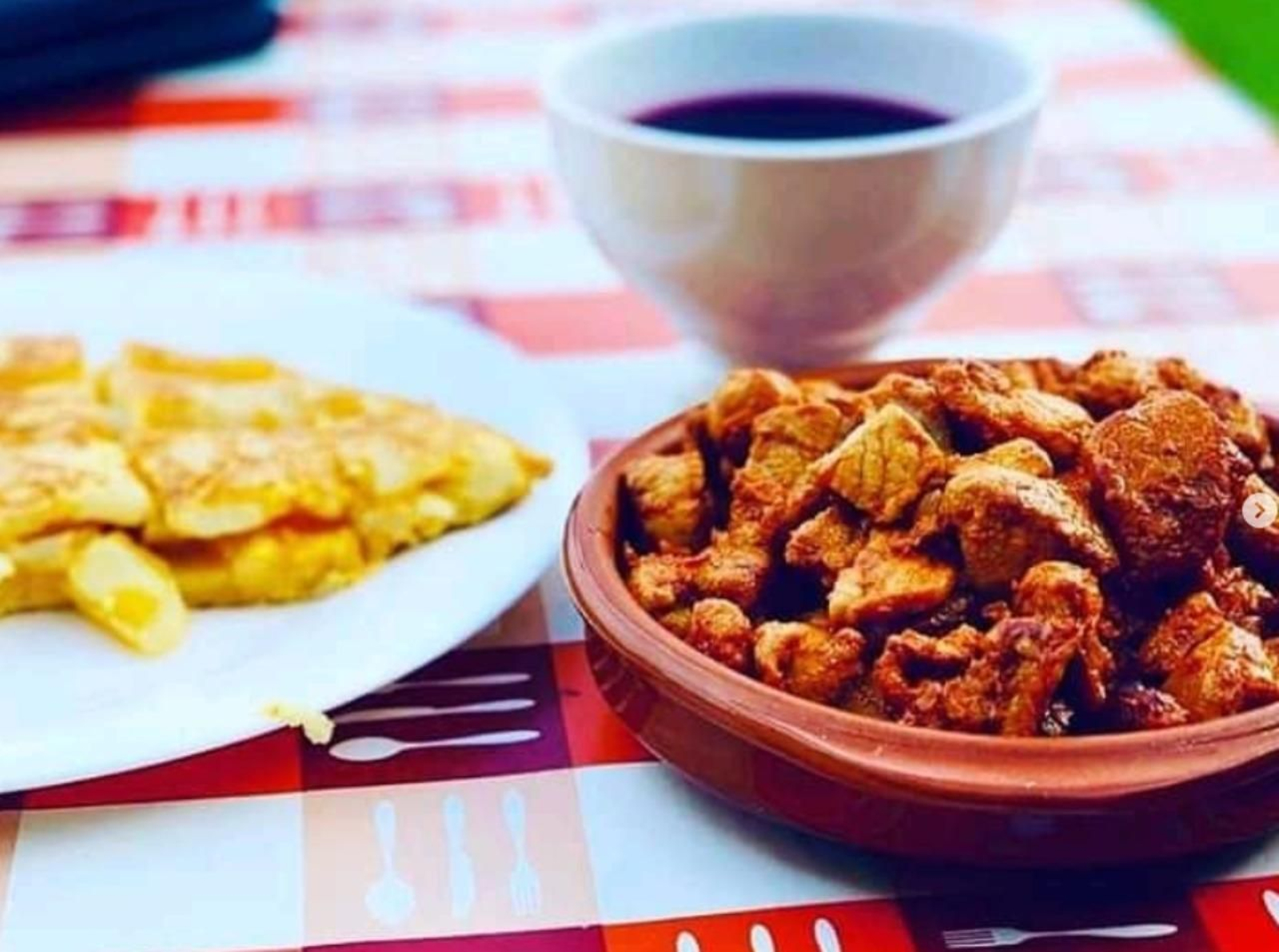 El furancho Adiós Vida comparte algunas de sus raciones en sus redes sociales.