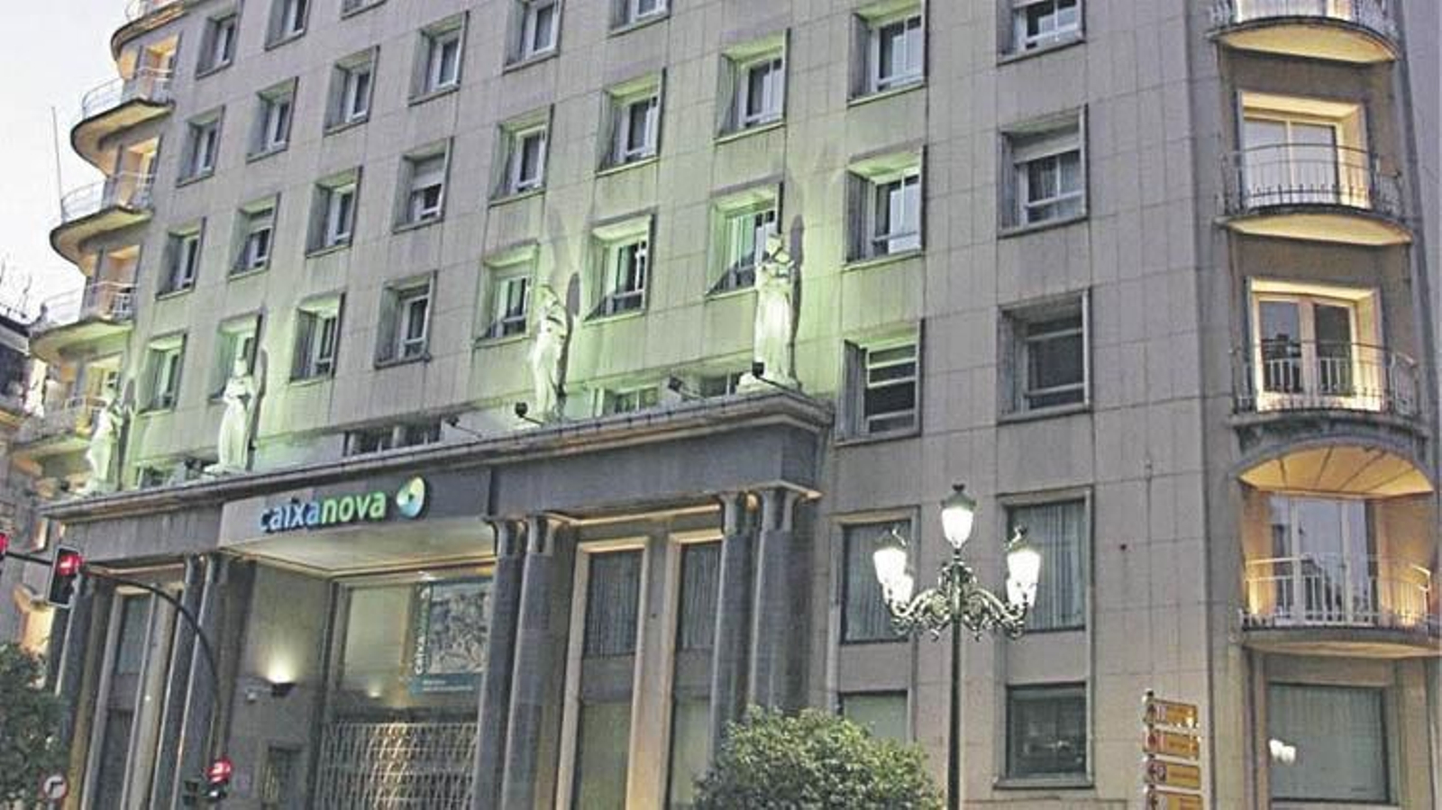 Antigua sede de Caixanova, en Vigo.