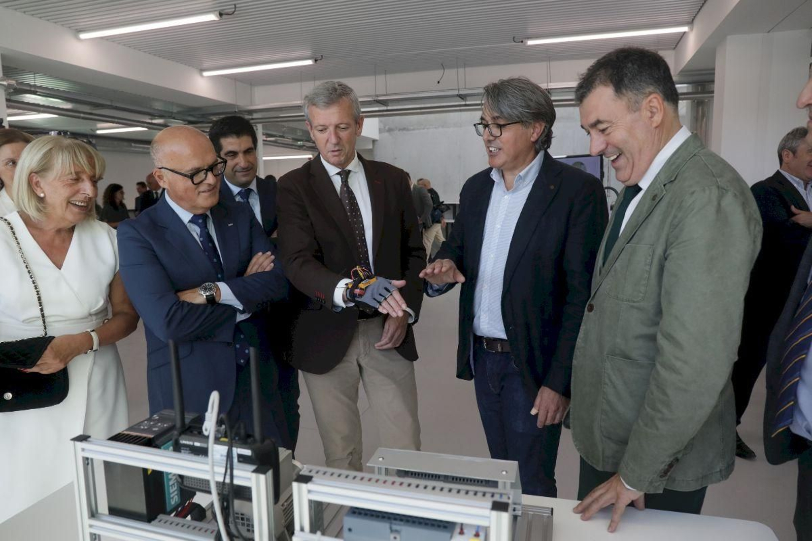 El área biotecnológica servirá para crear aplicaciones en ámbitos tan dispares como el sanitario, el agrario o el medio ambiente. Una de las aplicaciones sanitarias es la creación de prótesis.