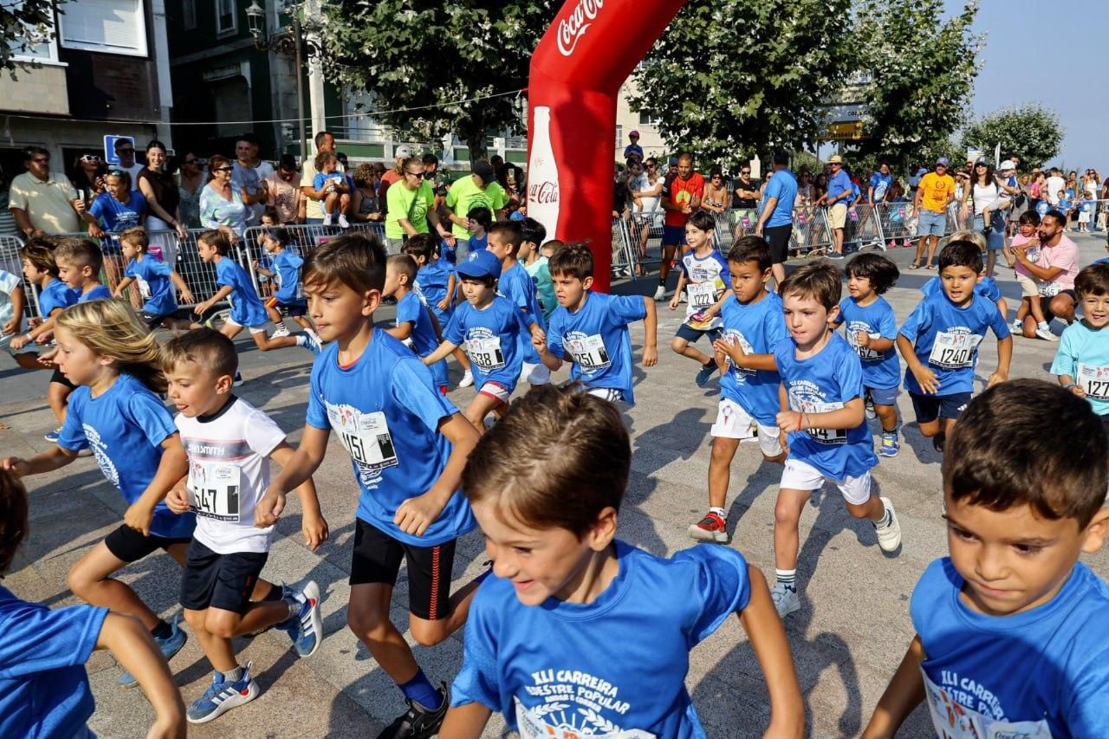 Galería | Más de 1.300 personas corren y caminan por Baiona