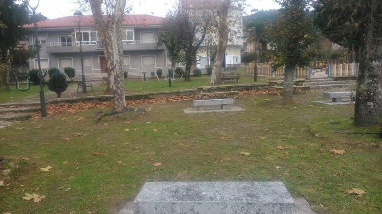 El antiguo campo de la feria de Terrachán, en Entrimo, ofrece un aspecto renovado