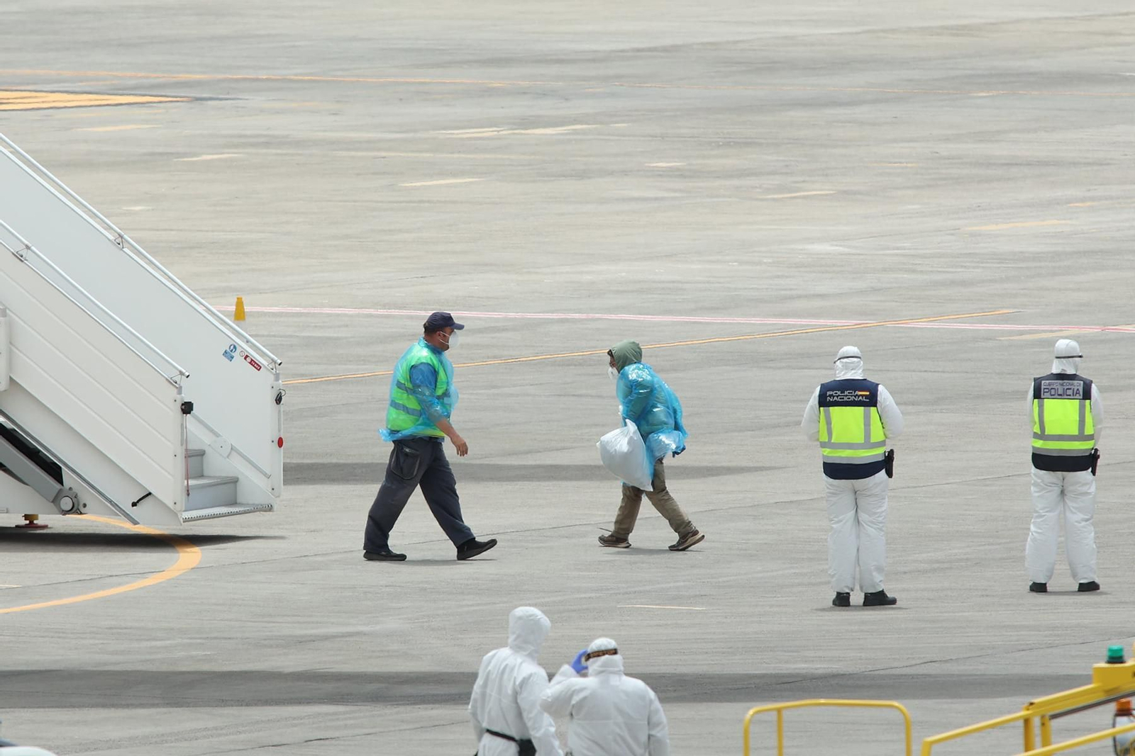 Fotogalería | Evacuación del crucero del brote de hantavirus y el traslado al Gómez Ulla en Madrid, en imágenes
