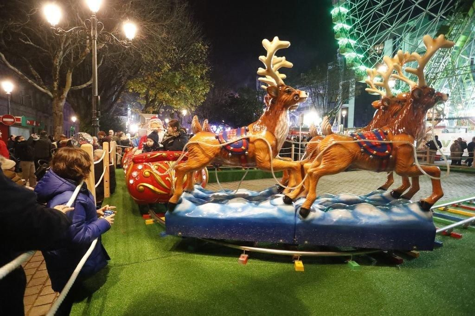 Los turistas invaden Vigo en el Puente76