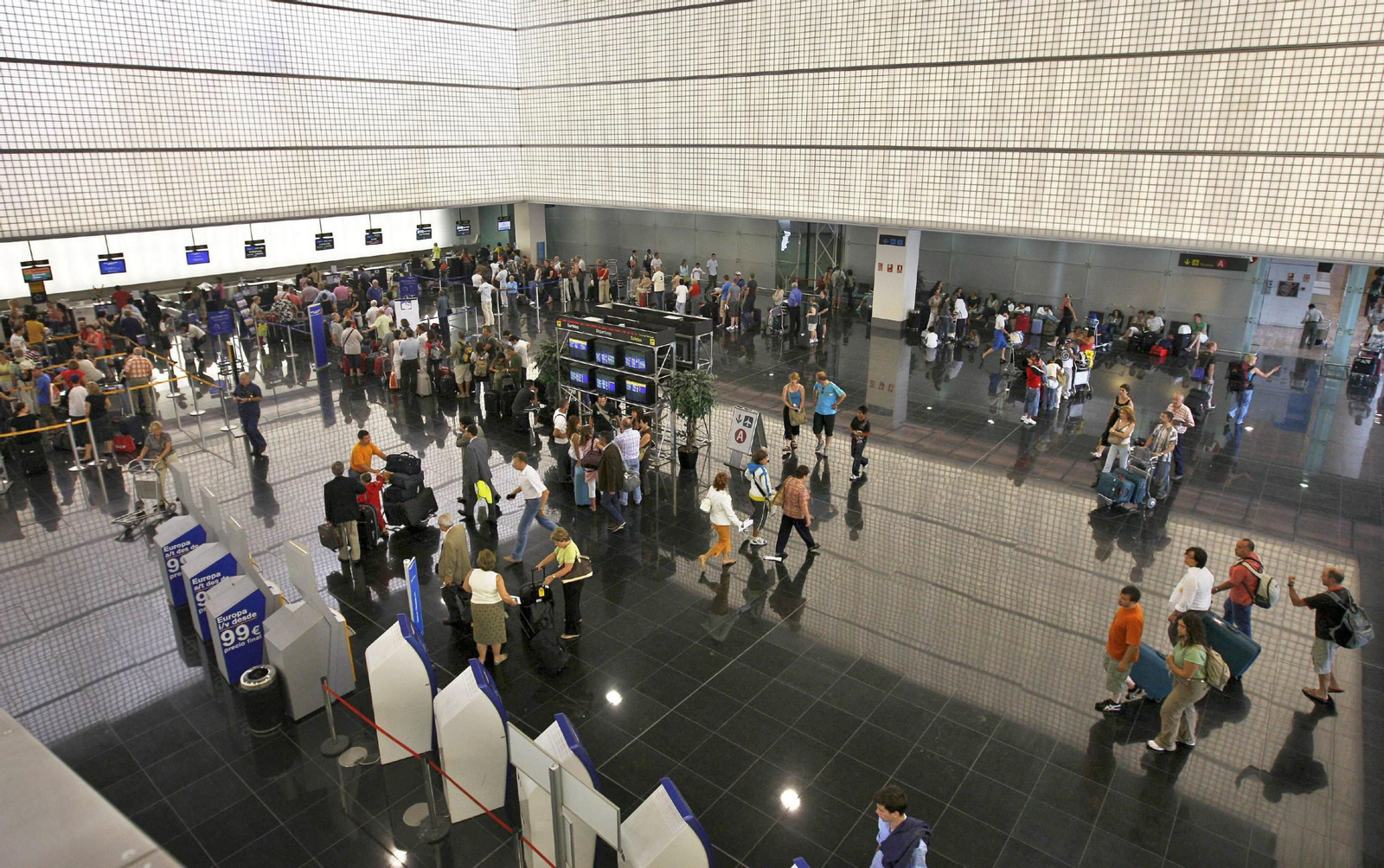 Interior del aeropuerto de Barcelona.