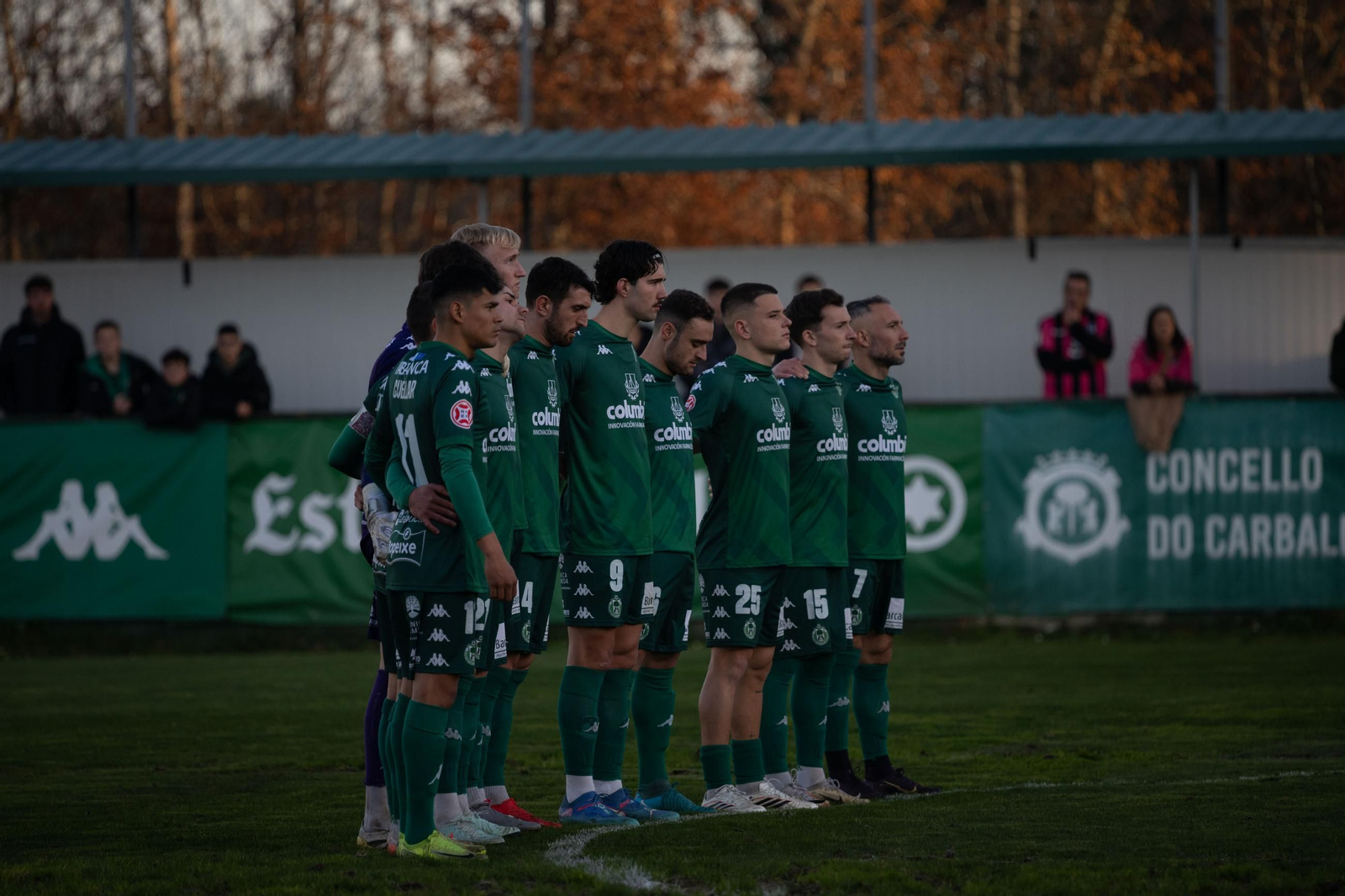 Galería | Espiñedo vive una tarde noche de fútbol donde el Arenteiro cayó ante el Tenerife
