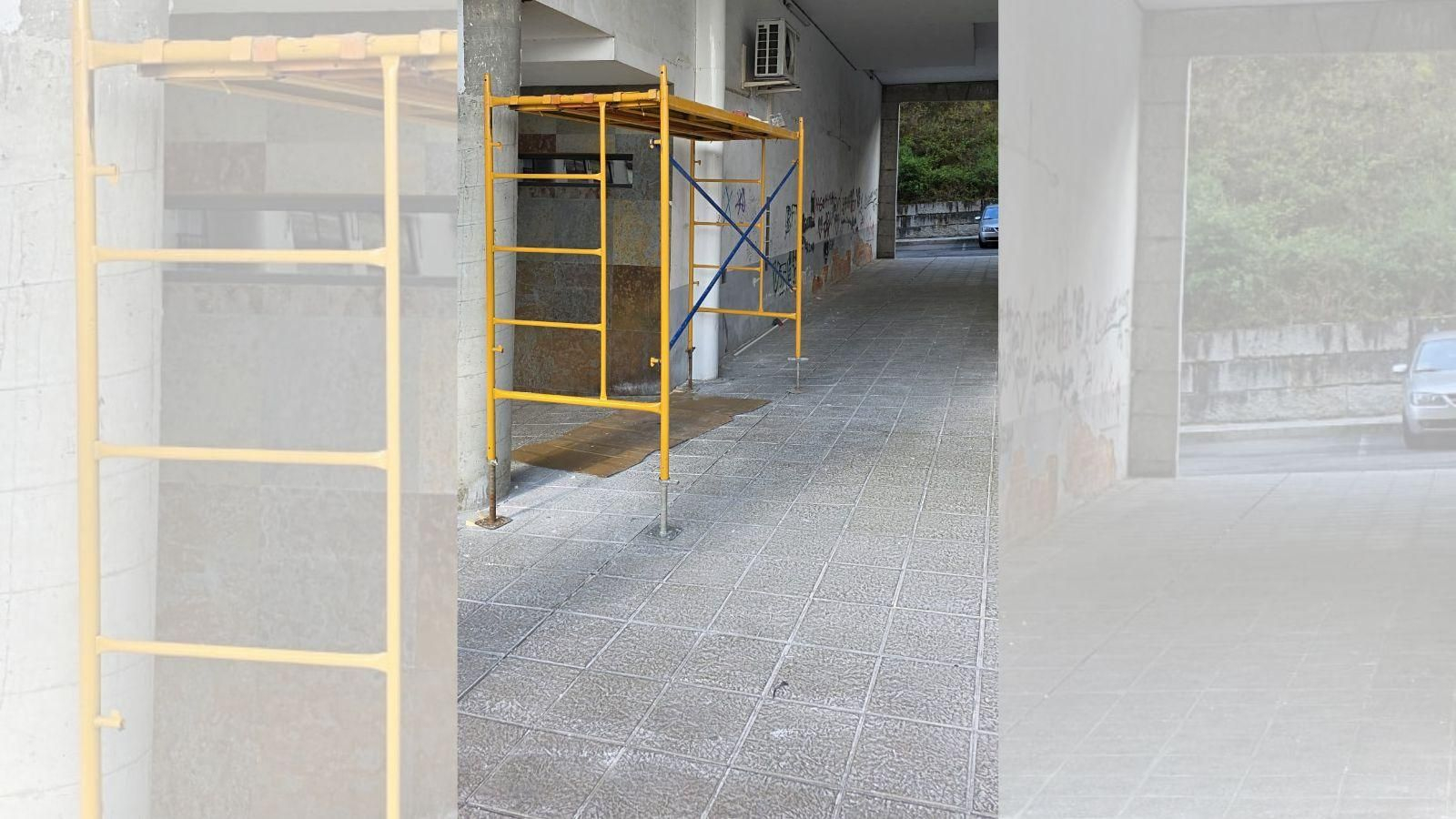 Imagen del andamio desde el que se precipitó el trabajador