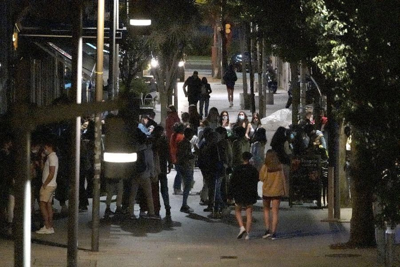 Primera noche sin estado de alarma en Vigo _ Vicente 27