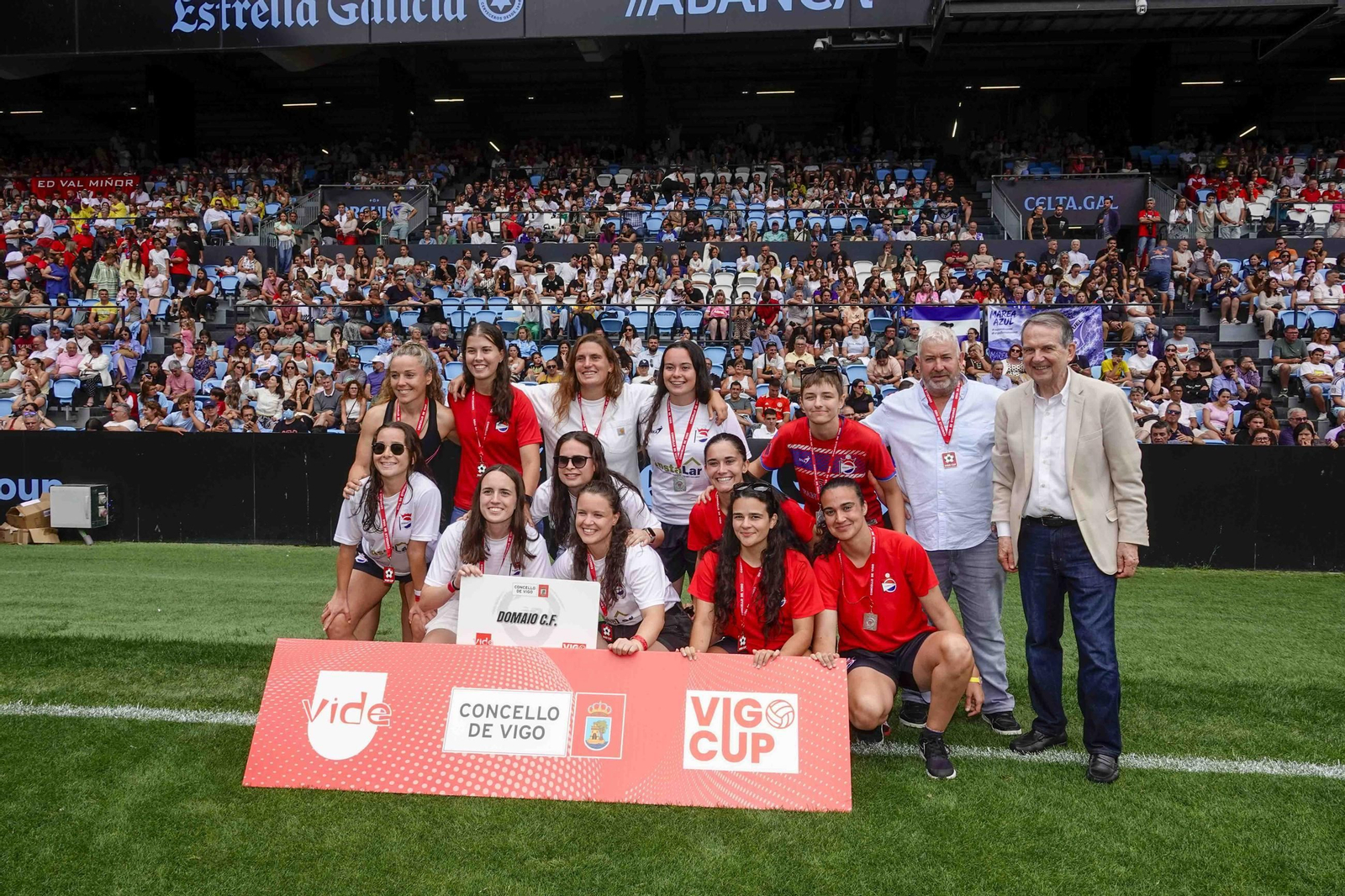 Galería | Balaídos despide la Vigo Cup con el acto de clausura y entrega de medallas