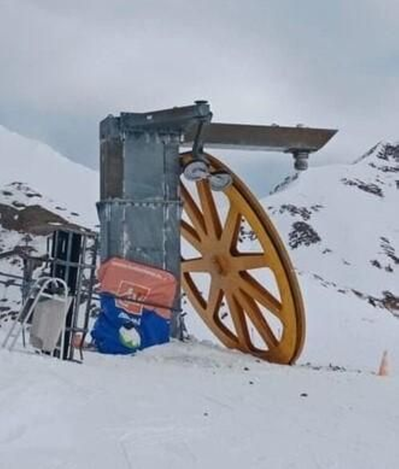 Galería | Accidente en un telesilla de la estación de esquí de Astún