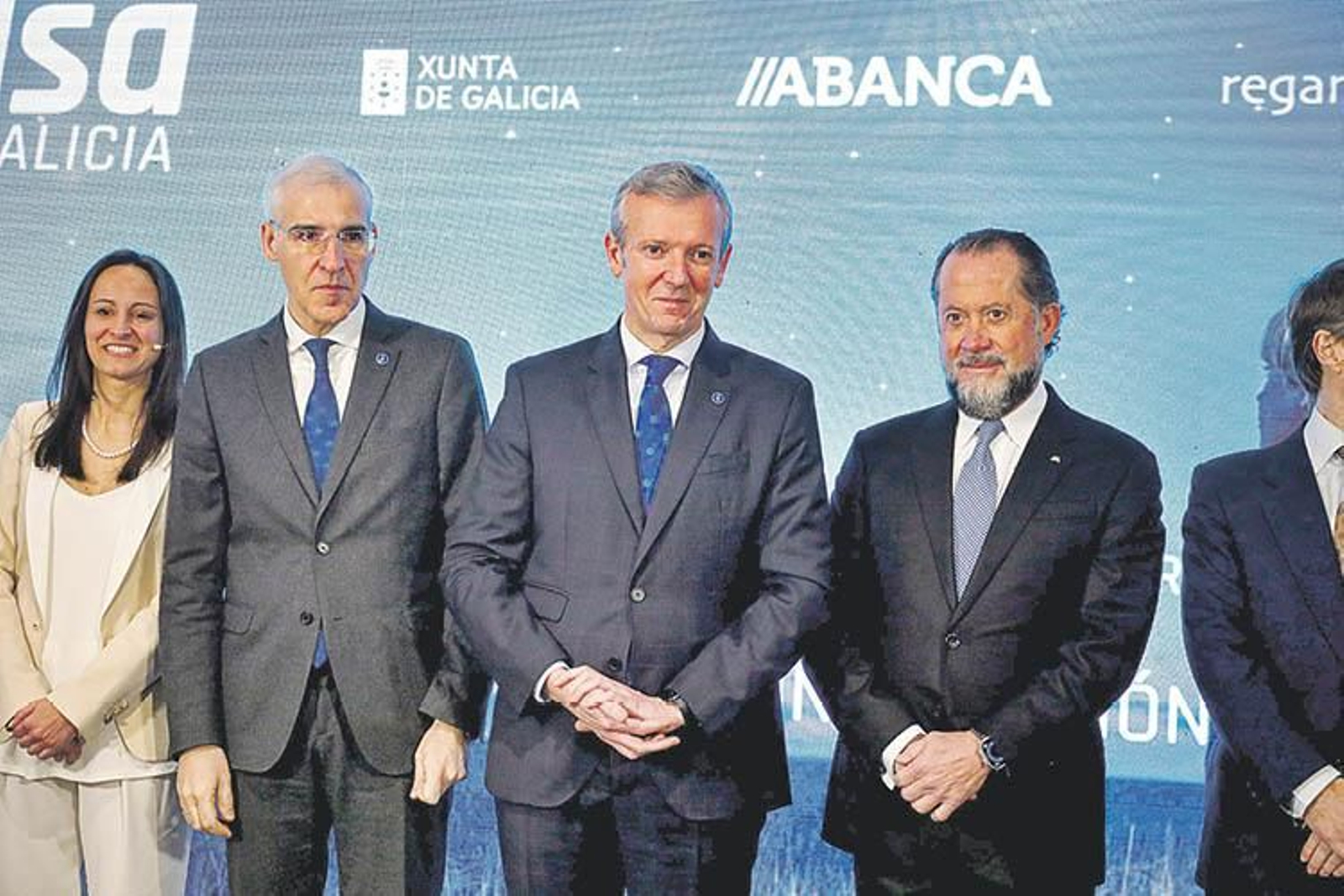 Francisco Conde, Alfonso Rueda y Juan Carlos Escotet, ayer en la Casa de Galicia en Madrid.