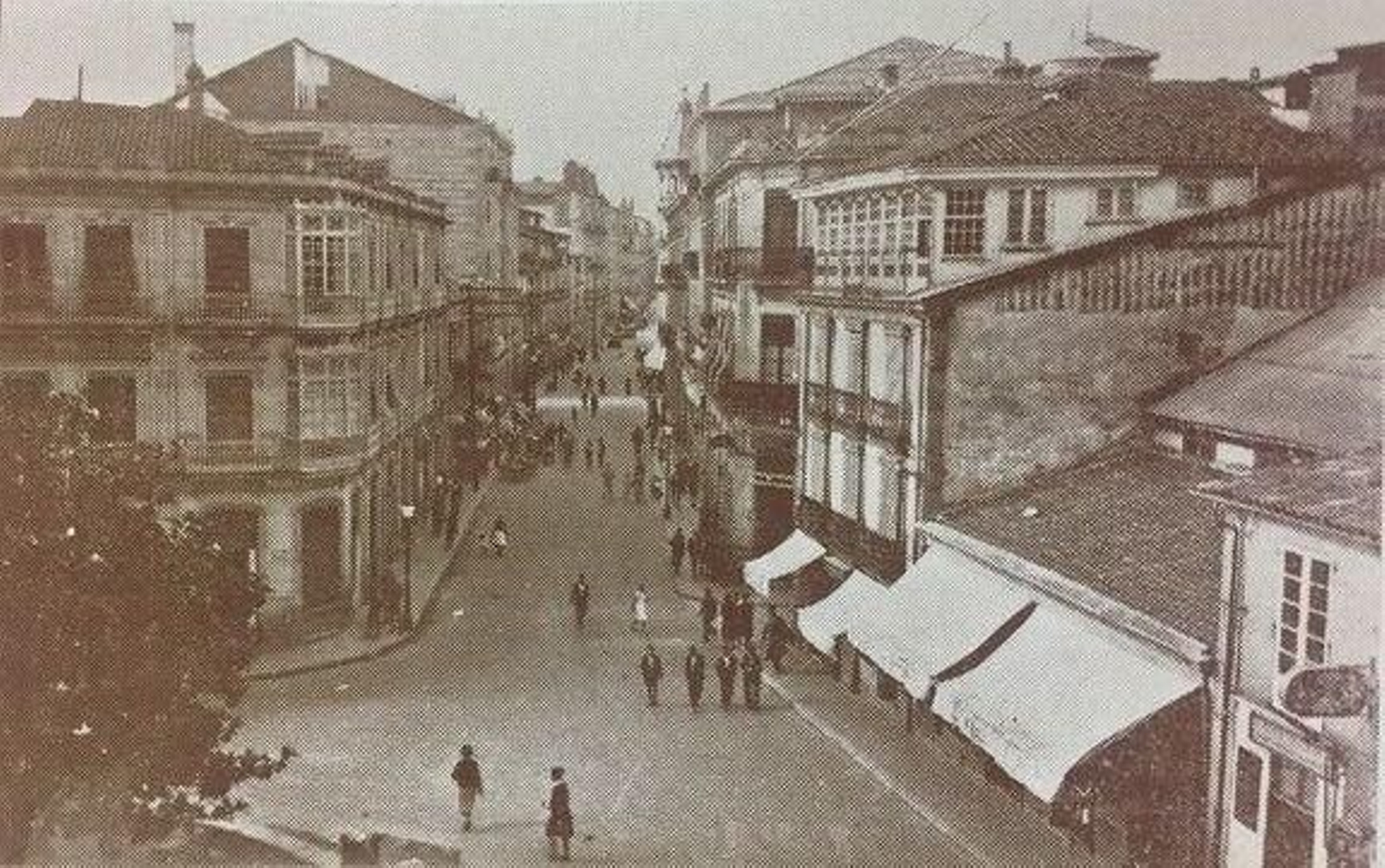Entrada a la calle Paz Nóvoa, Circa 1935. Colección Biblioteca Deputación Provincial.