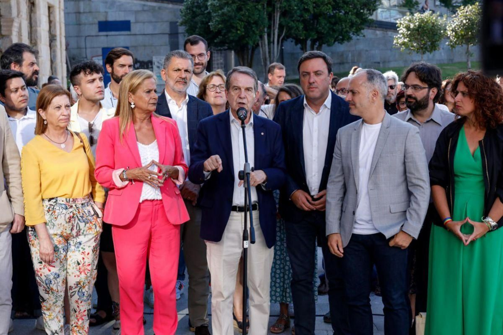 Elena Espinosa, Carmela Silva, Abel Caballero, Valentín González Formoso y David Regades, ayer en Vialia.
