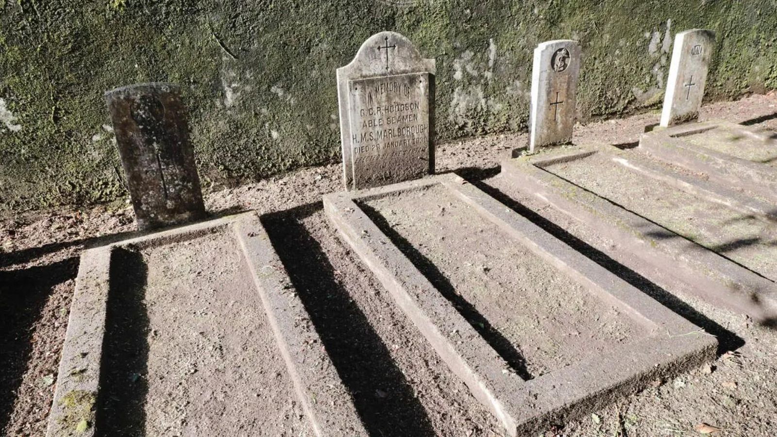 Tumbas del conocido como Cementerio de los Ingleses.