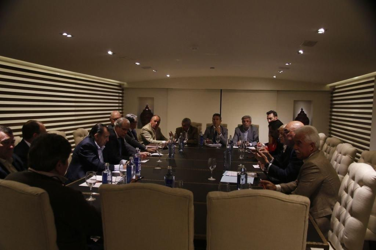 La asamblea mantenida ayer, con Enrique Mallón al frente de la Federación de Usuarios.