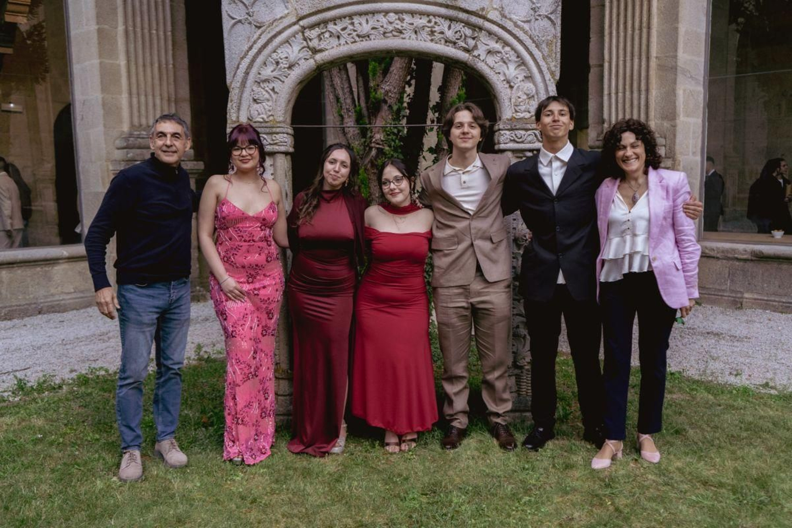 Javier, Ana, Sara, Celeste, Cesar, Tomás y Marisa.