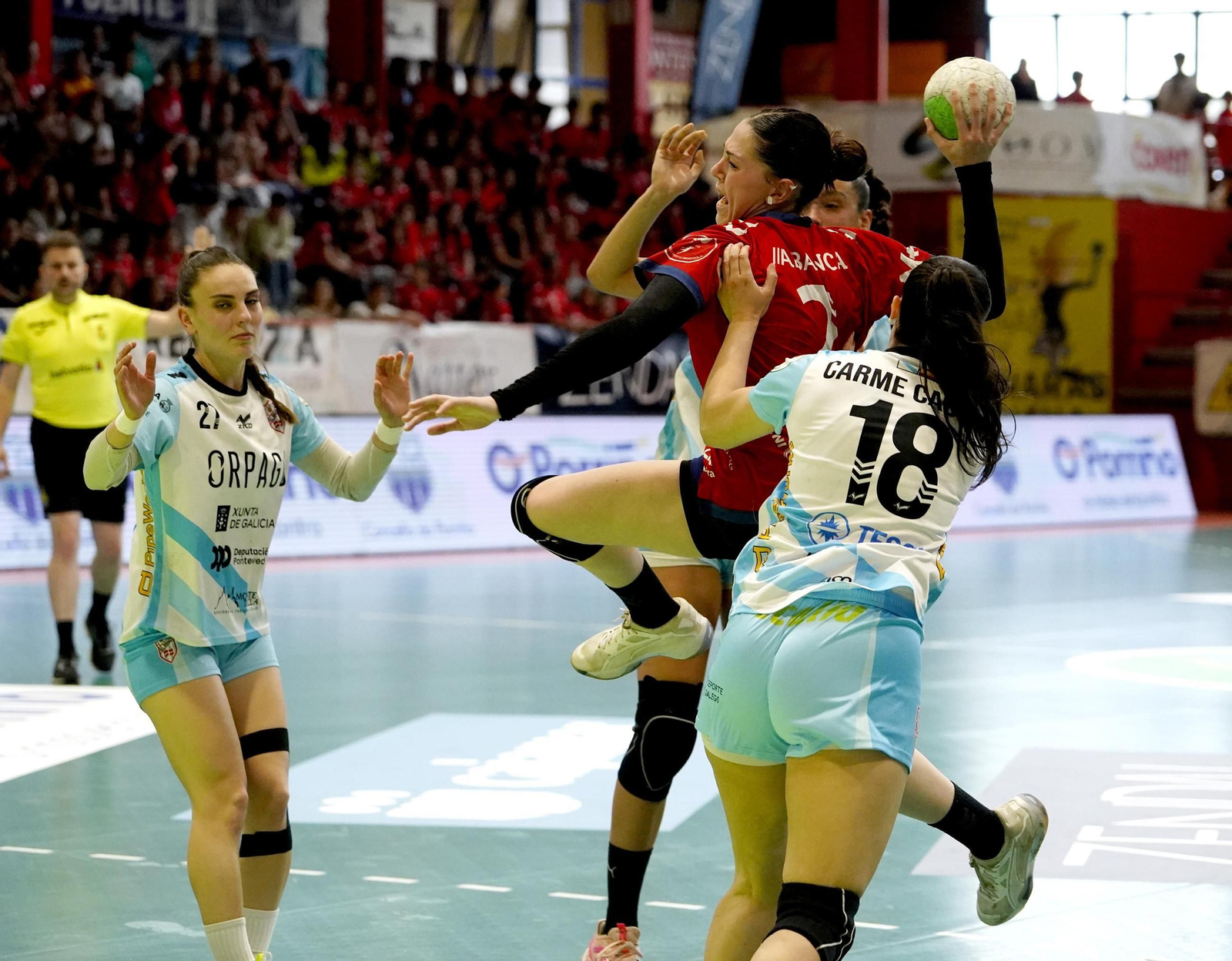 Galería | Porriño y Guardés se miden en el derbi femenino