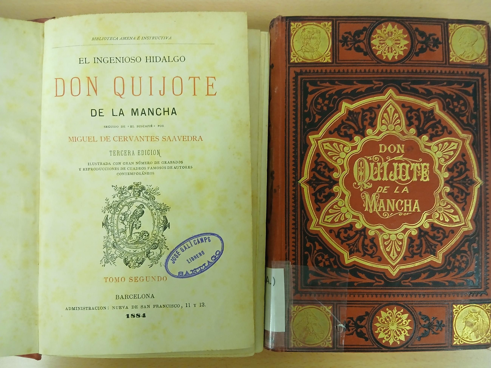 Edición de 1884 en dos tomos de “Don Quijote de La Mancha”.