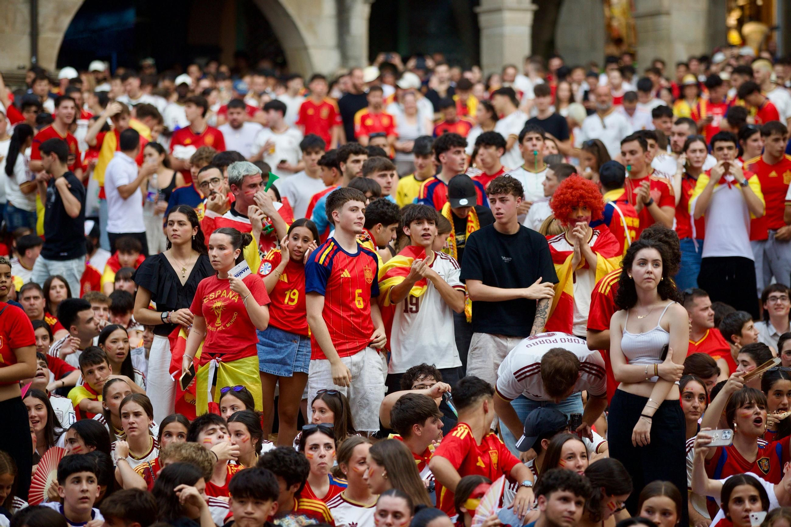 Galería | La provincia de Ourense se tiñe de rojo para apoyar a España en la final del Mundial