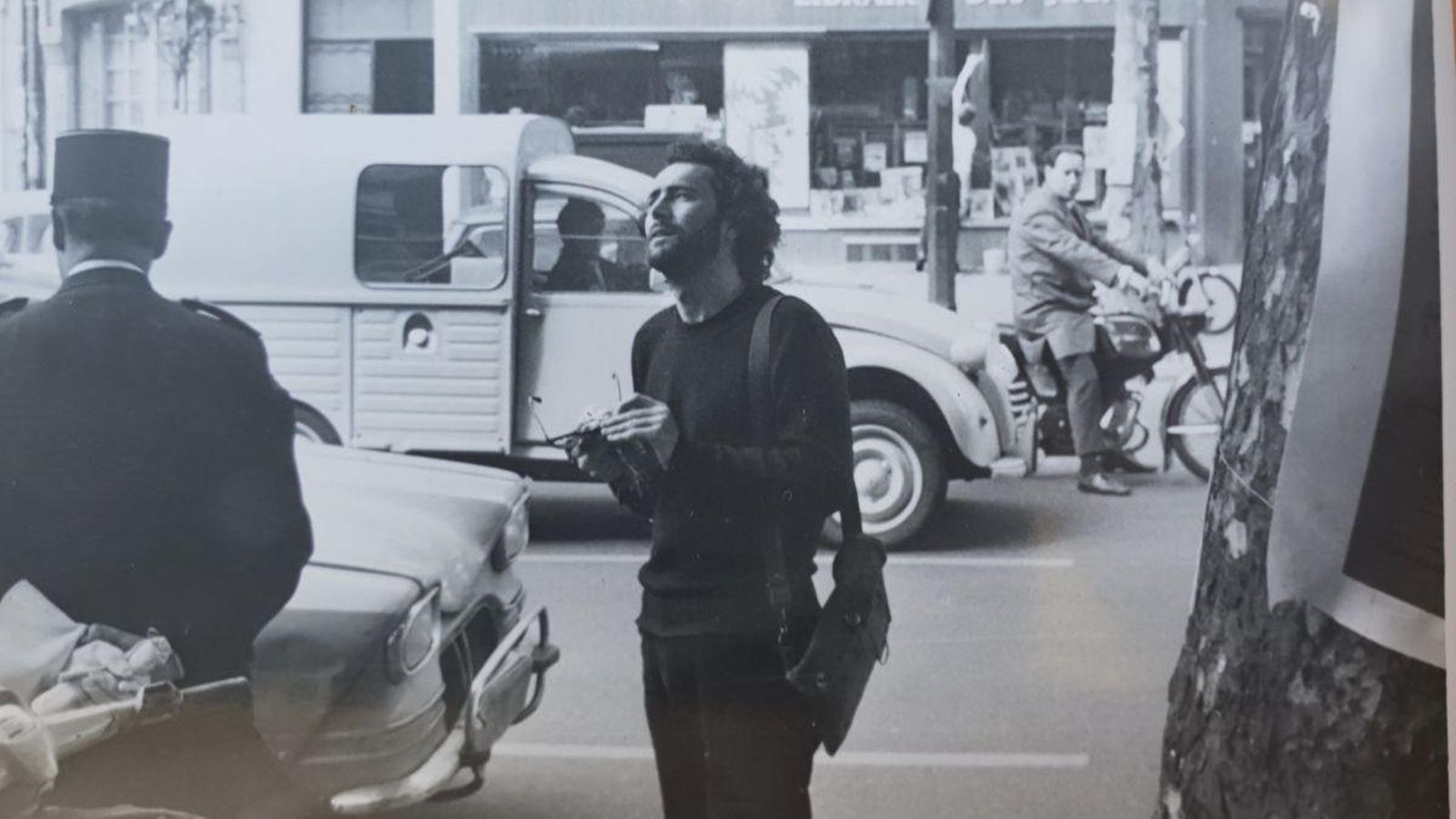 Amancio Prada en París, en 1972.